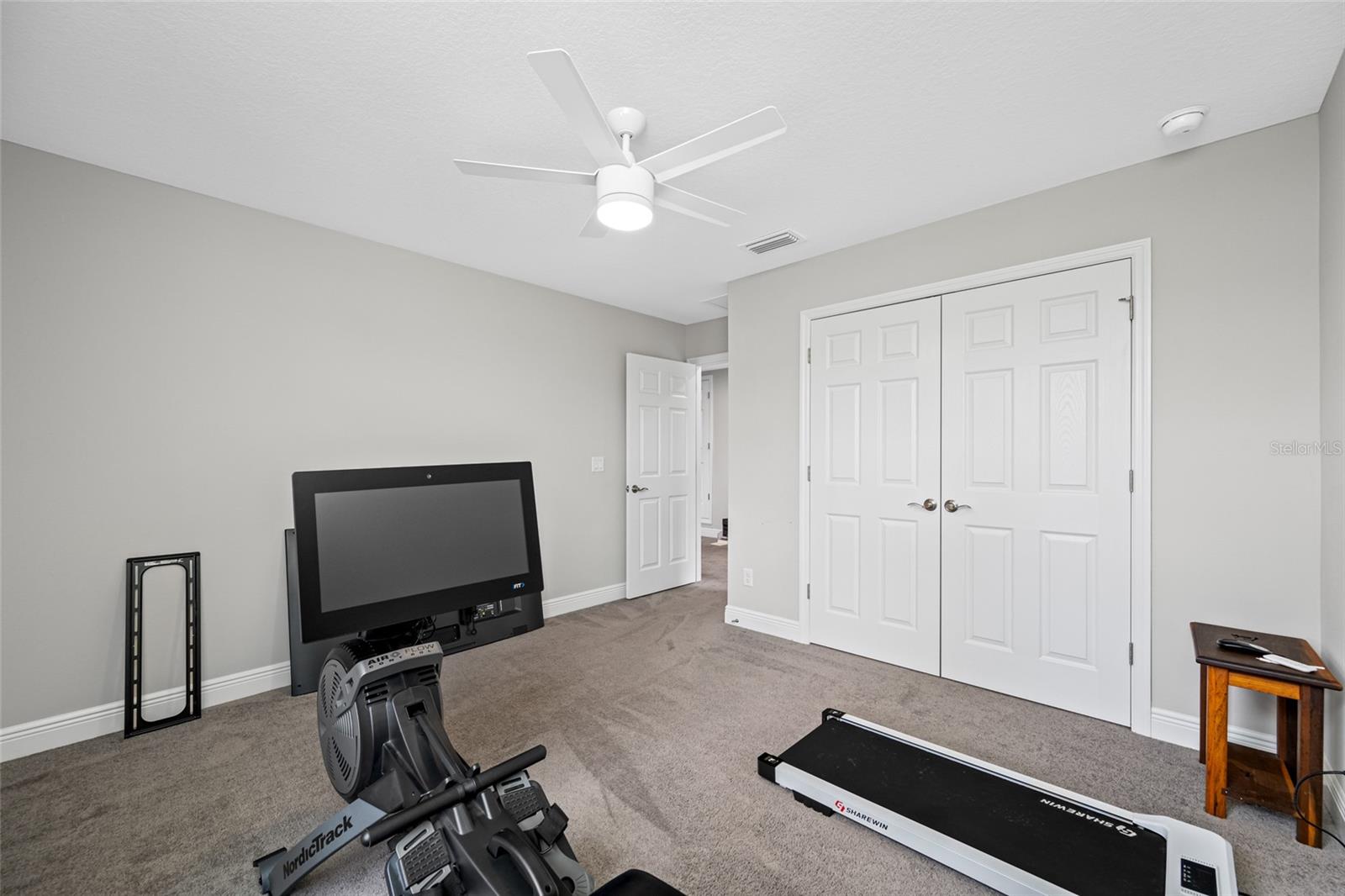 Listing photo id 23 for 4633 Ballantrae Boulevard
