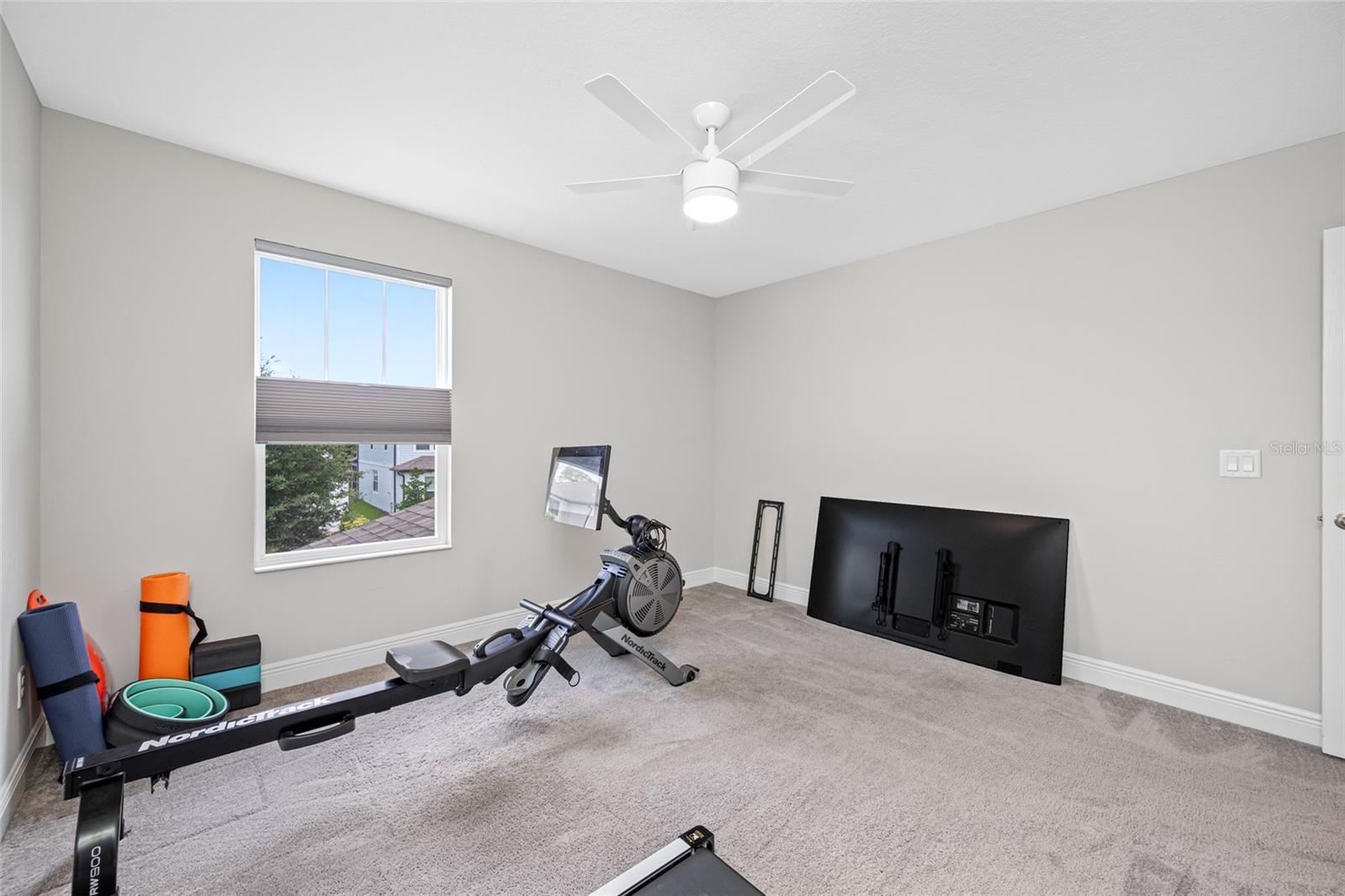 Listing photo id 24 for 4633 Ballantrae Boulevard