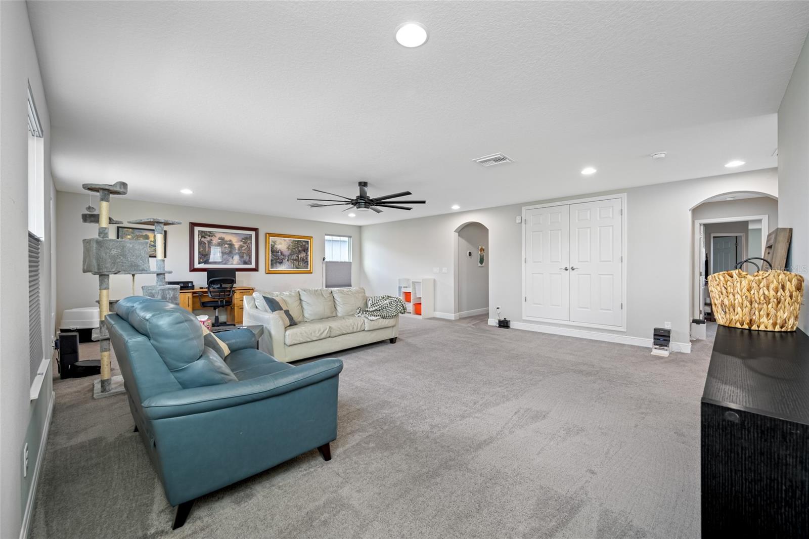 Listing photo id 27 for 4633 Ballantrae Boulevard