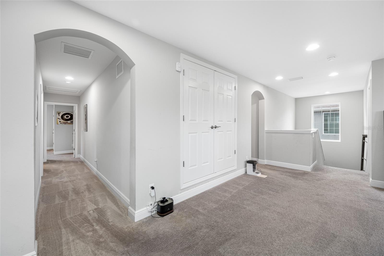 Listing photo id 30 for 4633 Ballantrae Boulevard