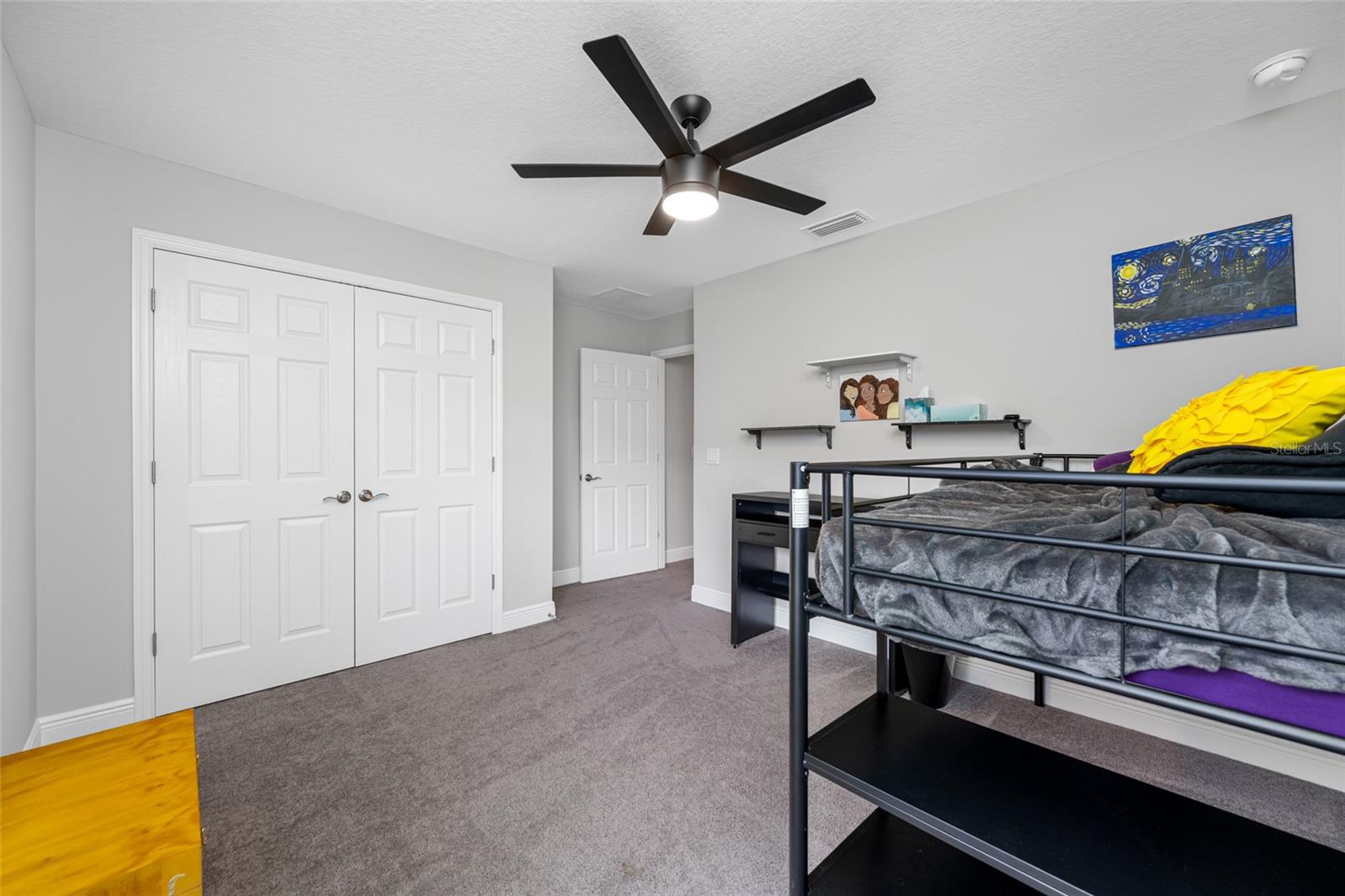 Listing photo id 40 for 4633 Ballantrae Boulevard