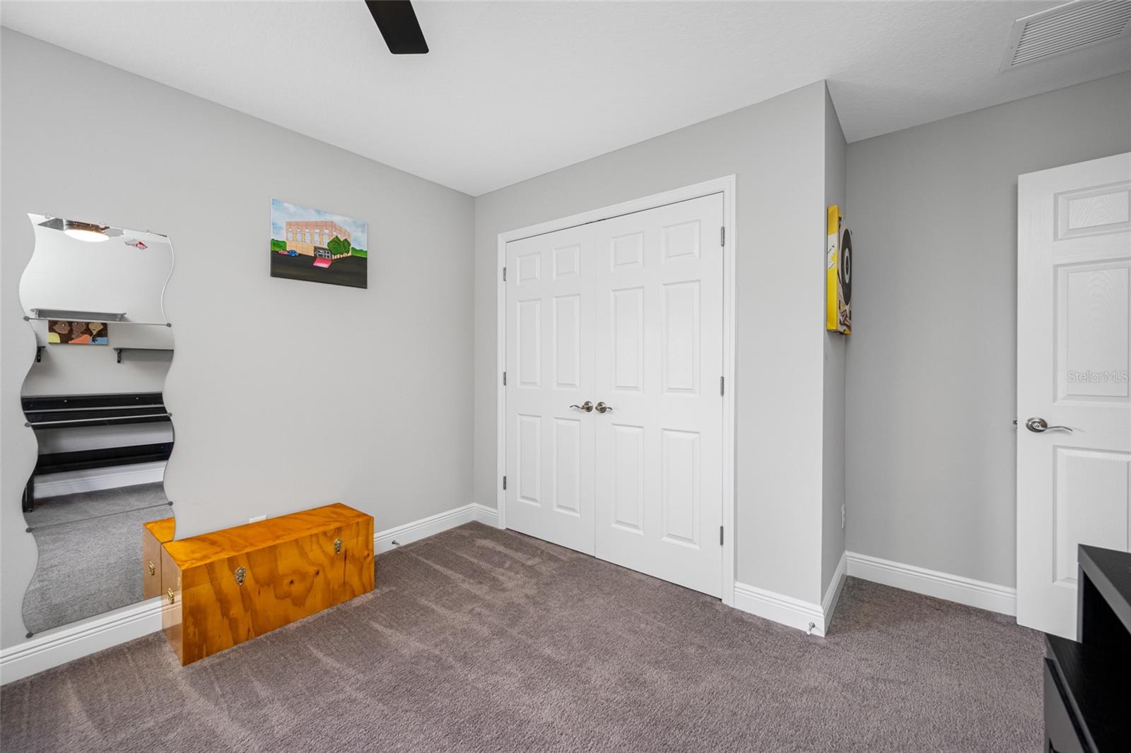 Listing photo id 41 for 4633 Ballantrae Boulevard