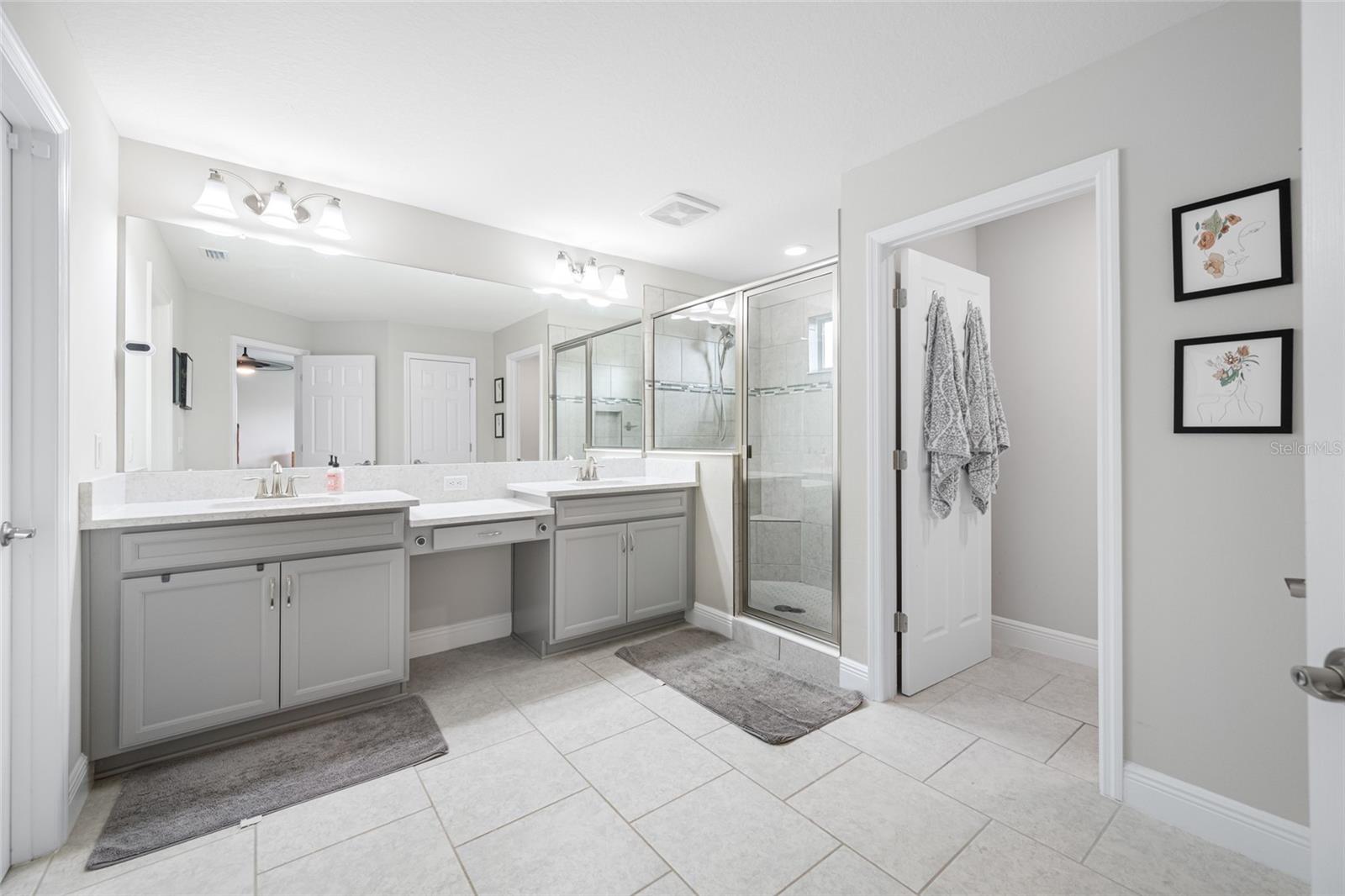Listing photo id 48 for 4633 Ballantrae Boulevard