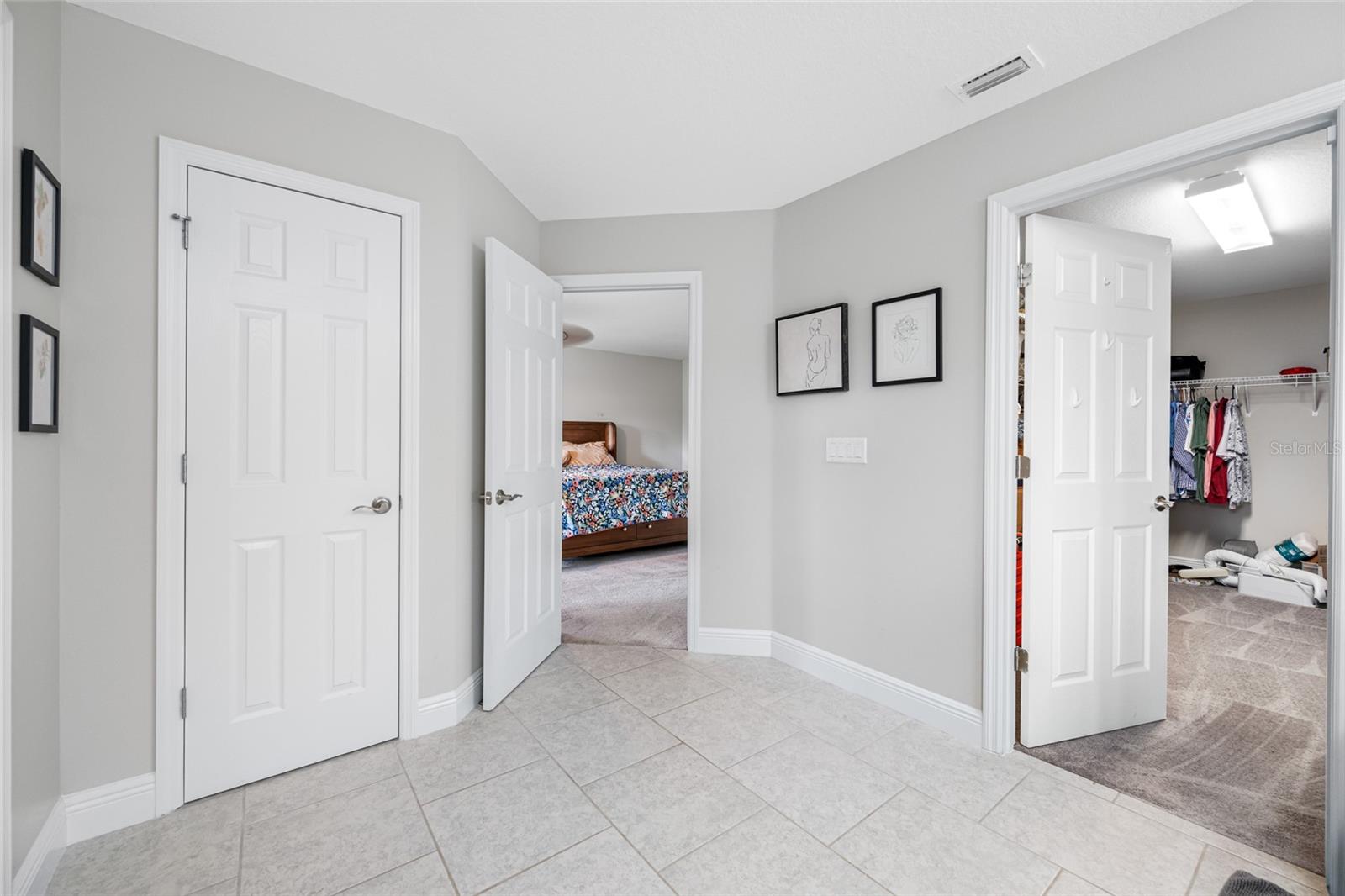 Listing photo id 50 for 4633 Ballantrae Boulevard