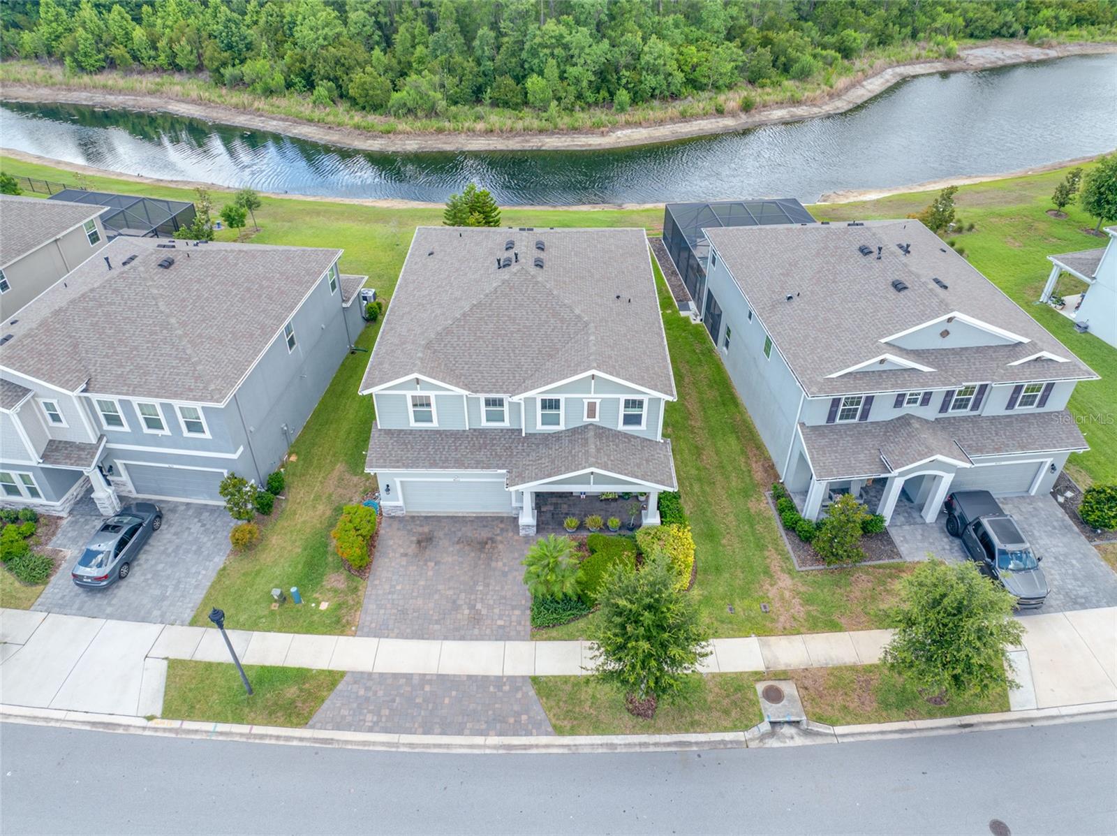 Listing photo id 74 for 4633 Ballantrae Boulevard