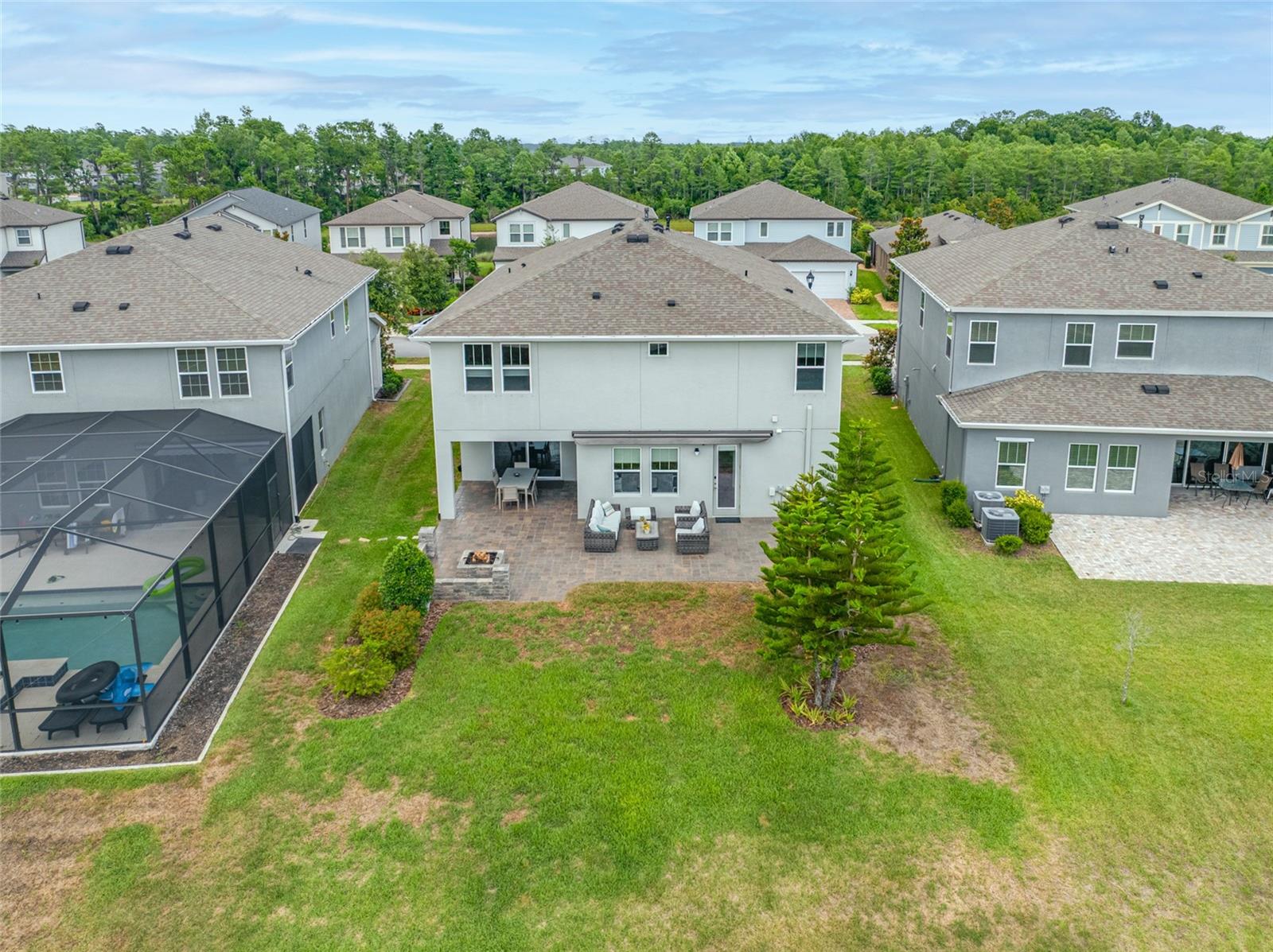 Listing photo id 80 for 4633 Ballantrae Boulevard