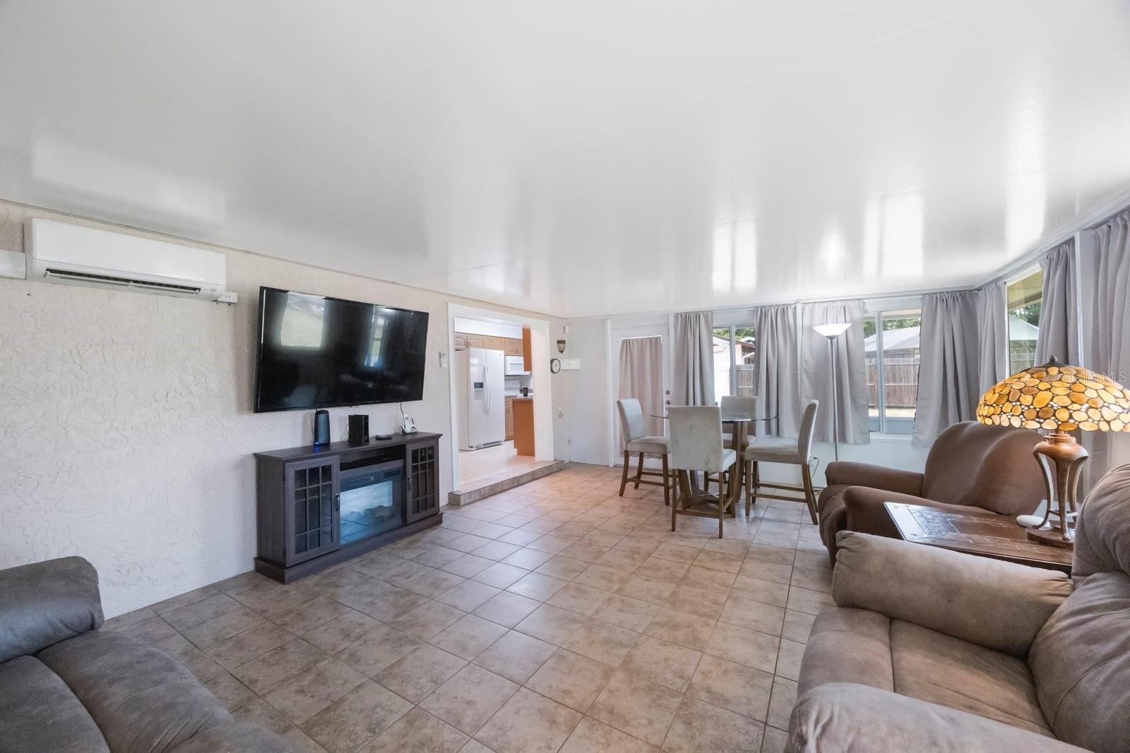 Image 16 of 39 For 6639 Winding Oak Drive