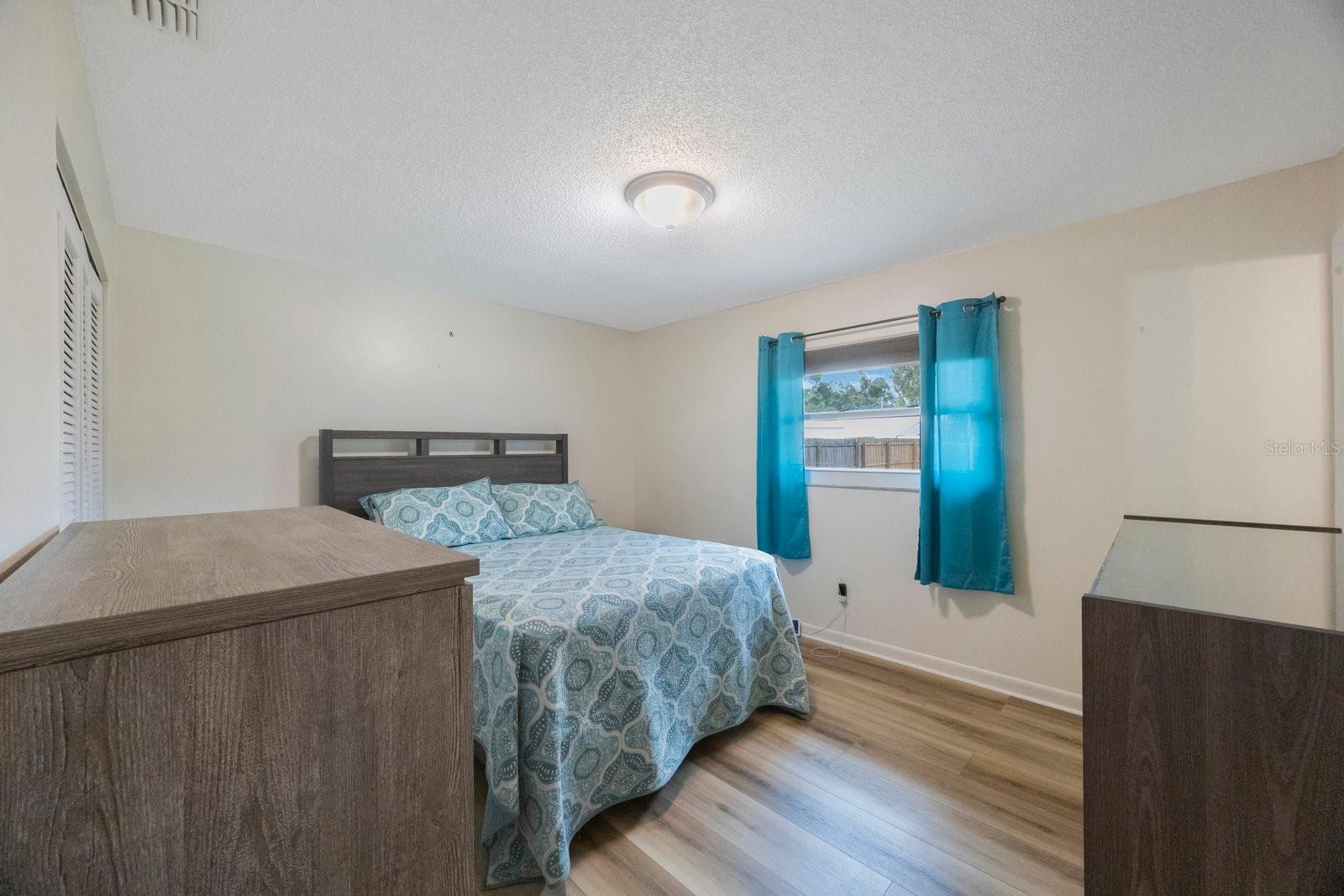 Image 17 of 39 For 6639 Winding Oak Drive