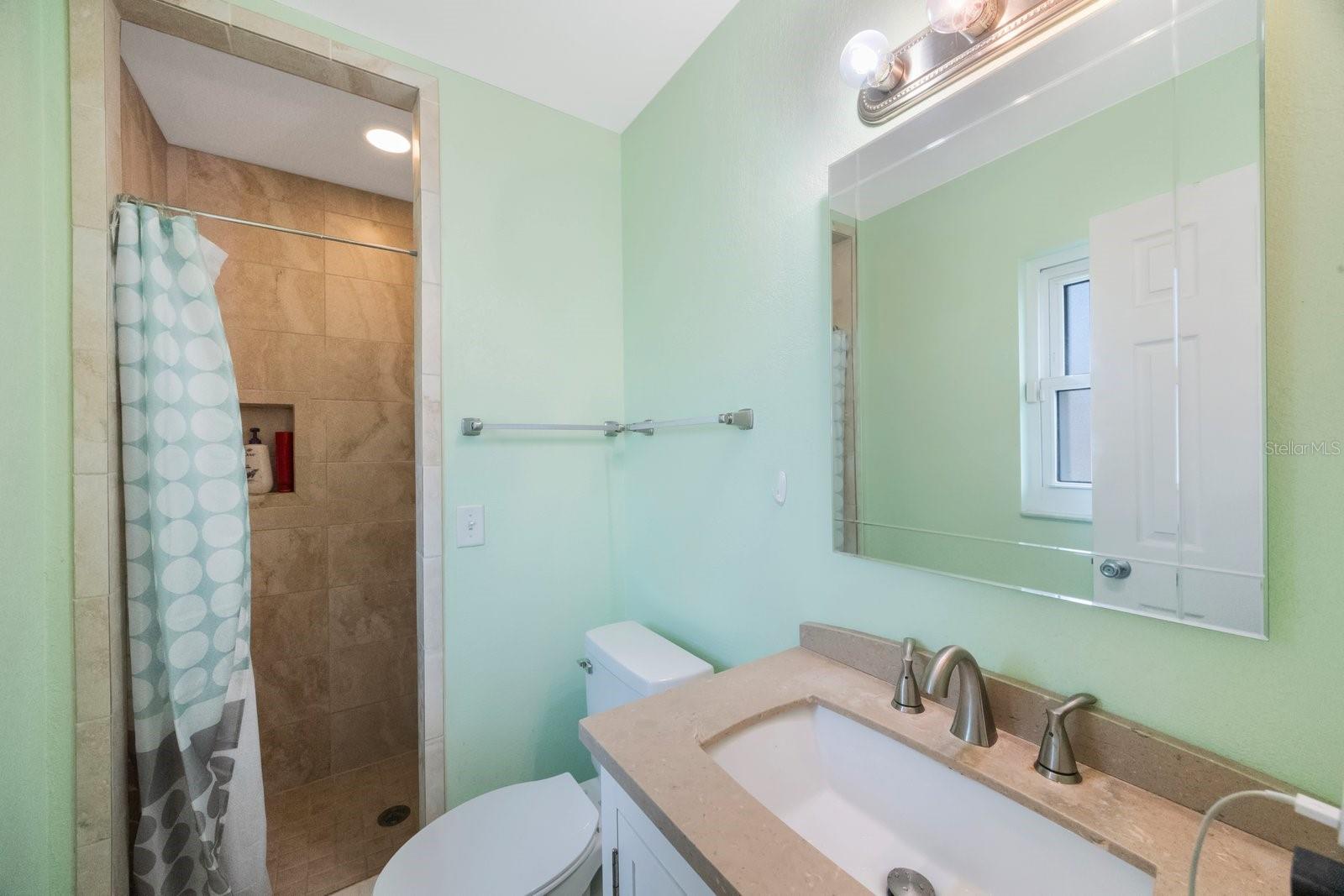 Image 20 of 39 For 6639 Winding Oak Drive
