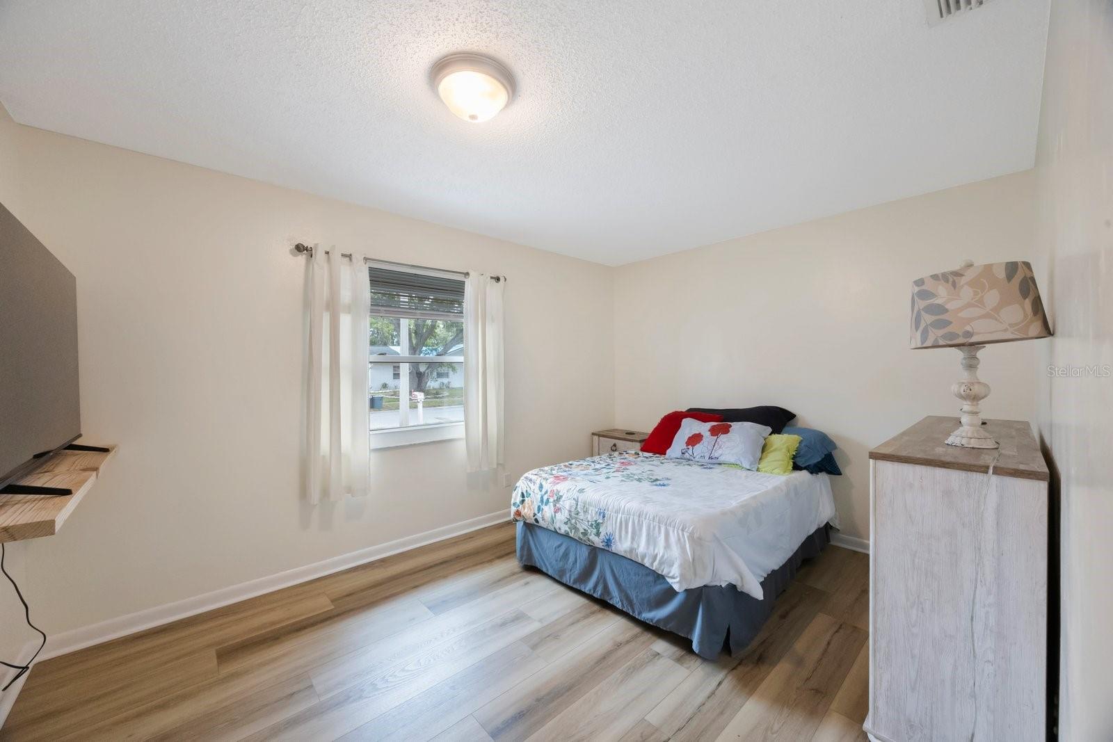 Image 21 of 39 For 6639 Winding Oak Drive