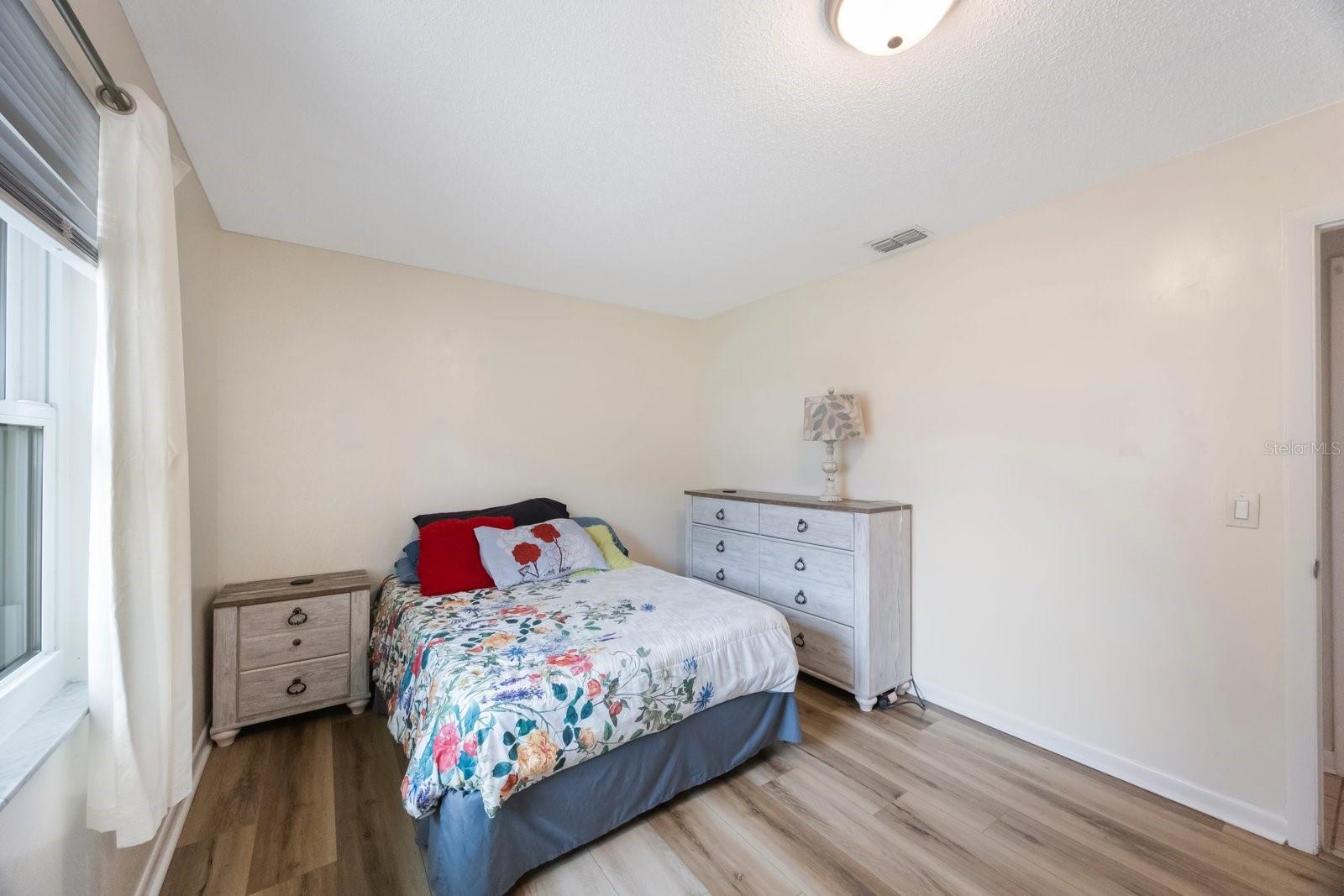 Image 22 of 39 For 6639 Winding Oak Drive