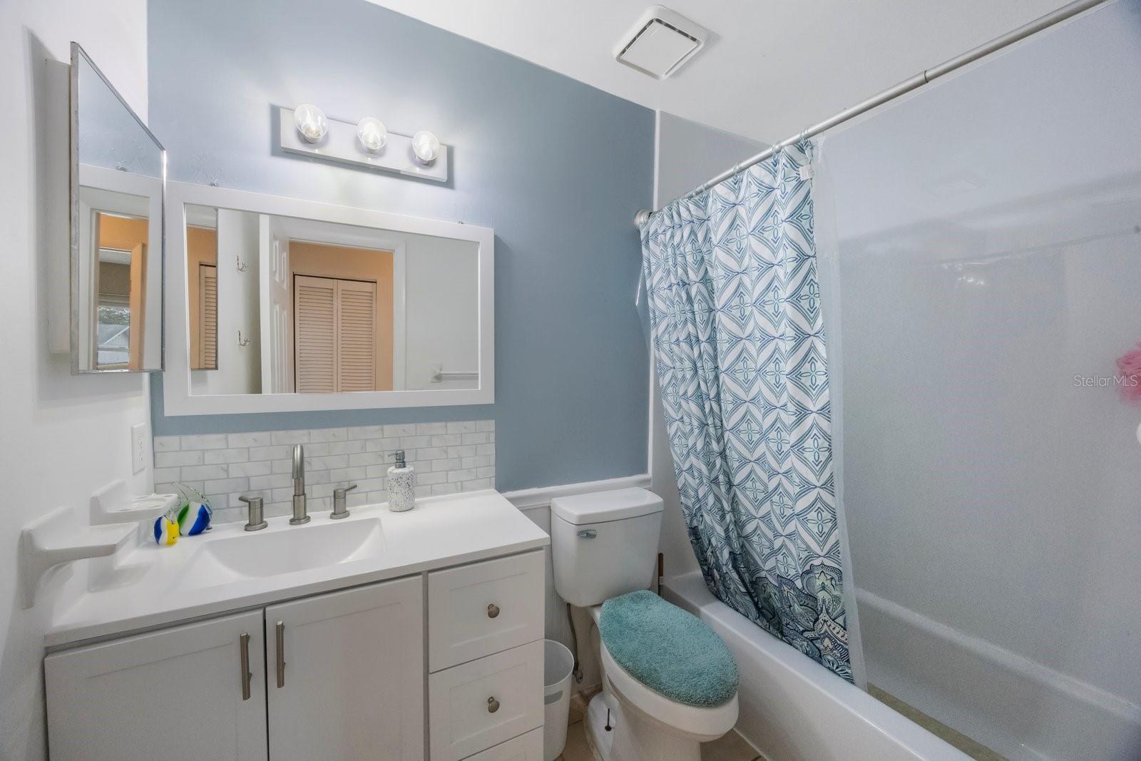 Image 24 of 39 For 6639 Winding Oak Drive