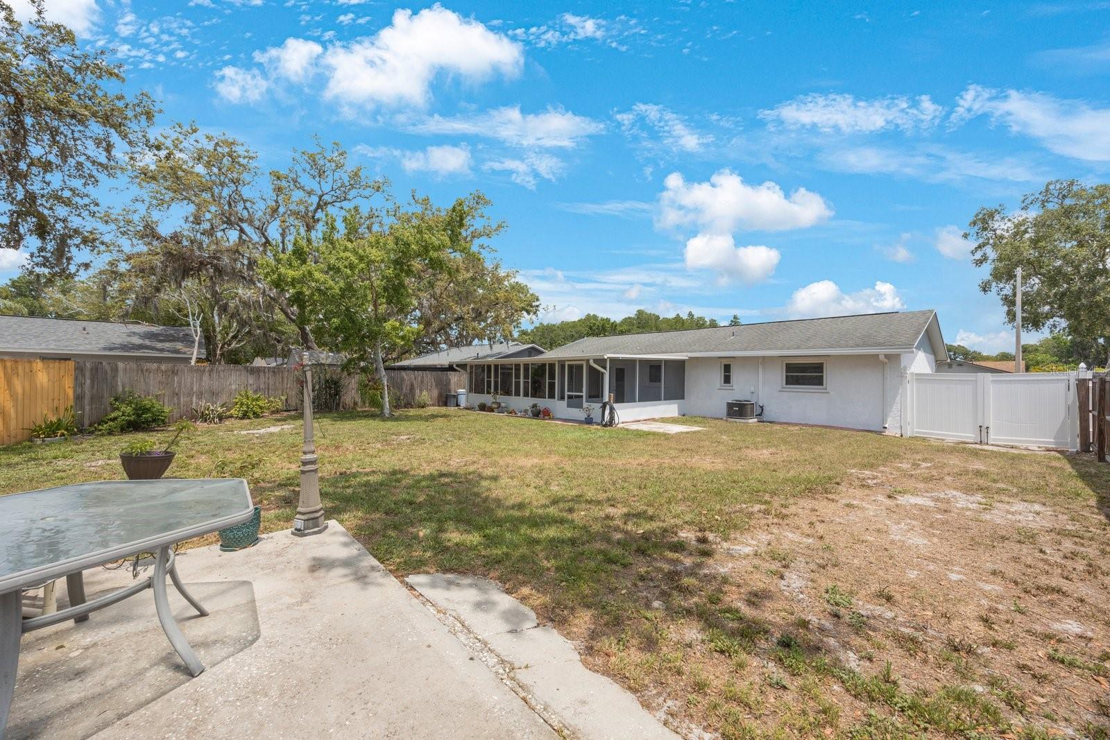 Image 31 of 39 For 6639 Winding Oak Drive