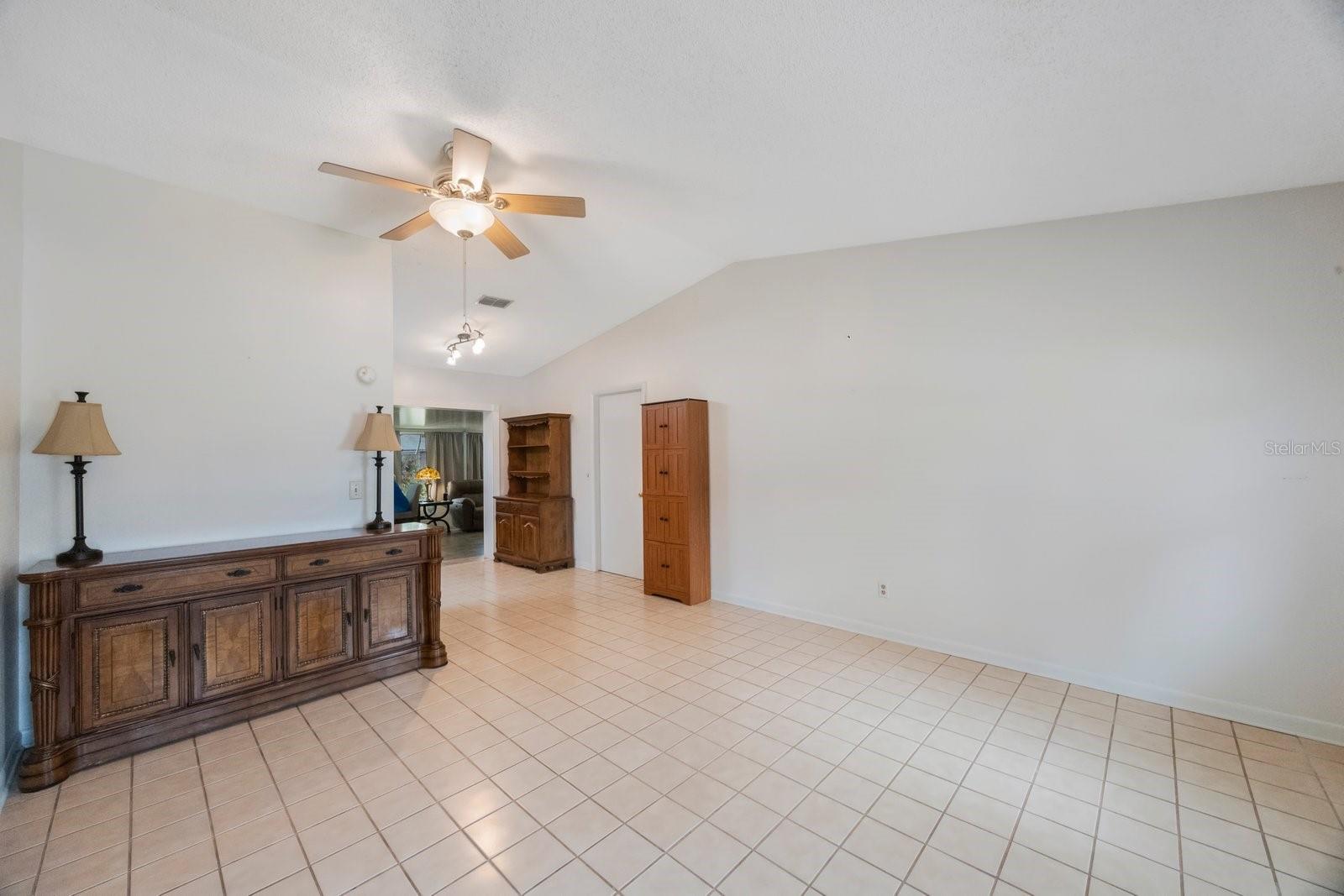 Image 7 of 39 For 6639 Winding Oak Drive