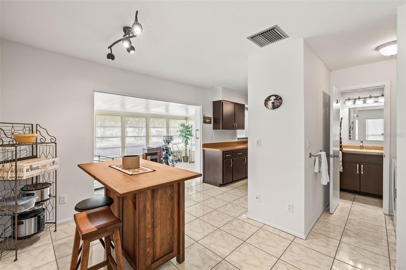 Image 12 of 27 For 1410 Brighton Court