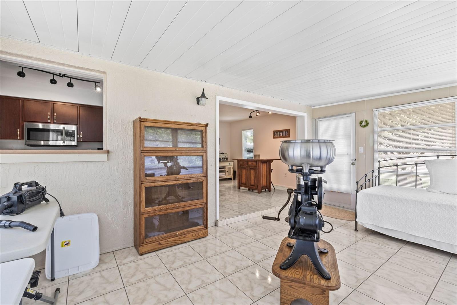 Image 14 of 27 For 1410 Brighton Court
