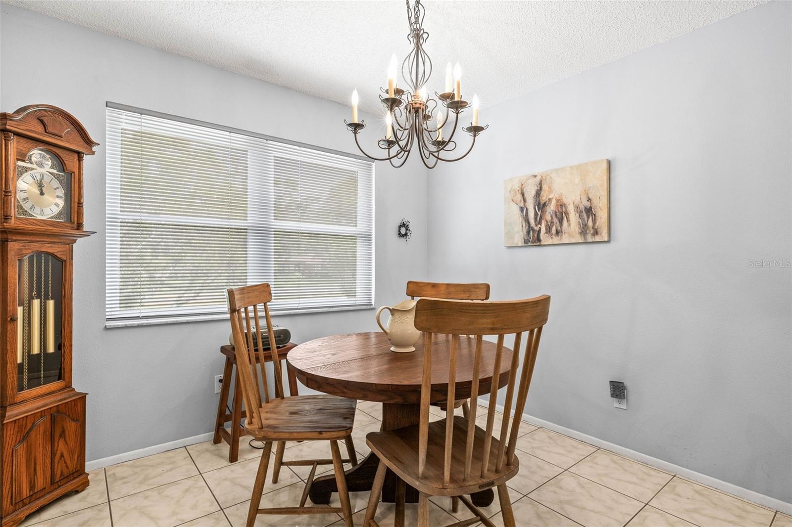 Image 6 of 27 For 1410 Brighton Court