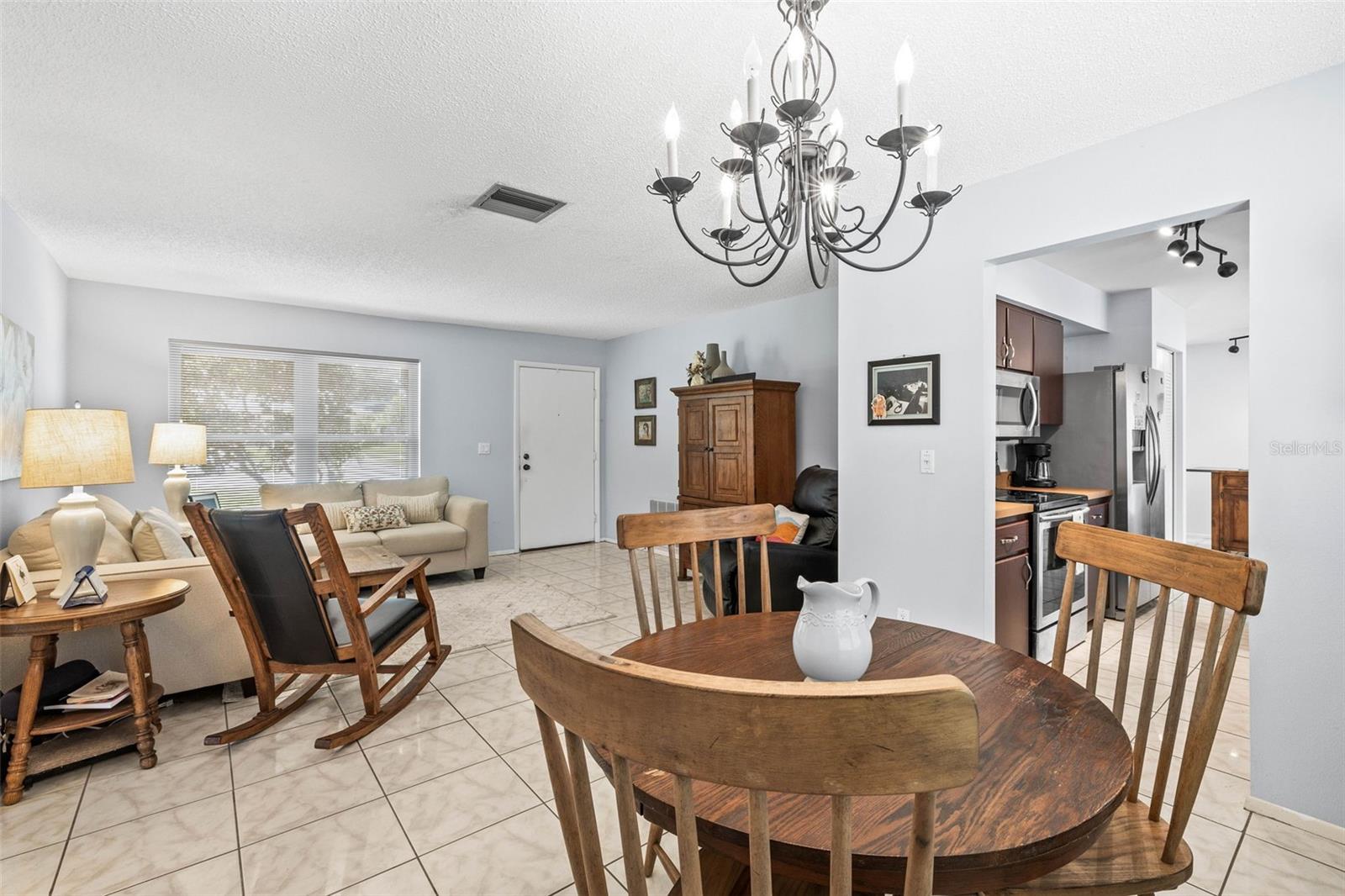 Image 7 of 27 For 1410 Brighton Court