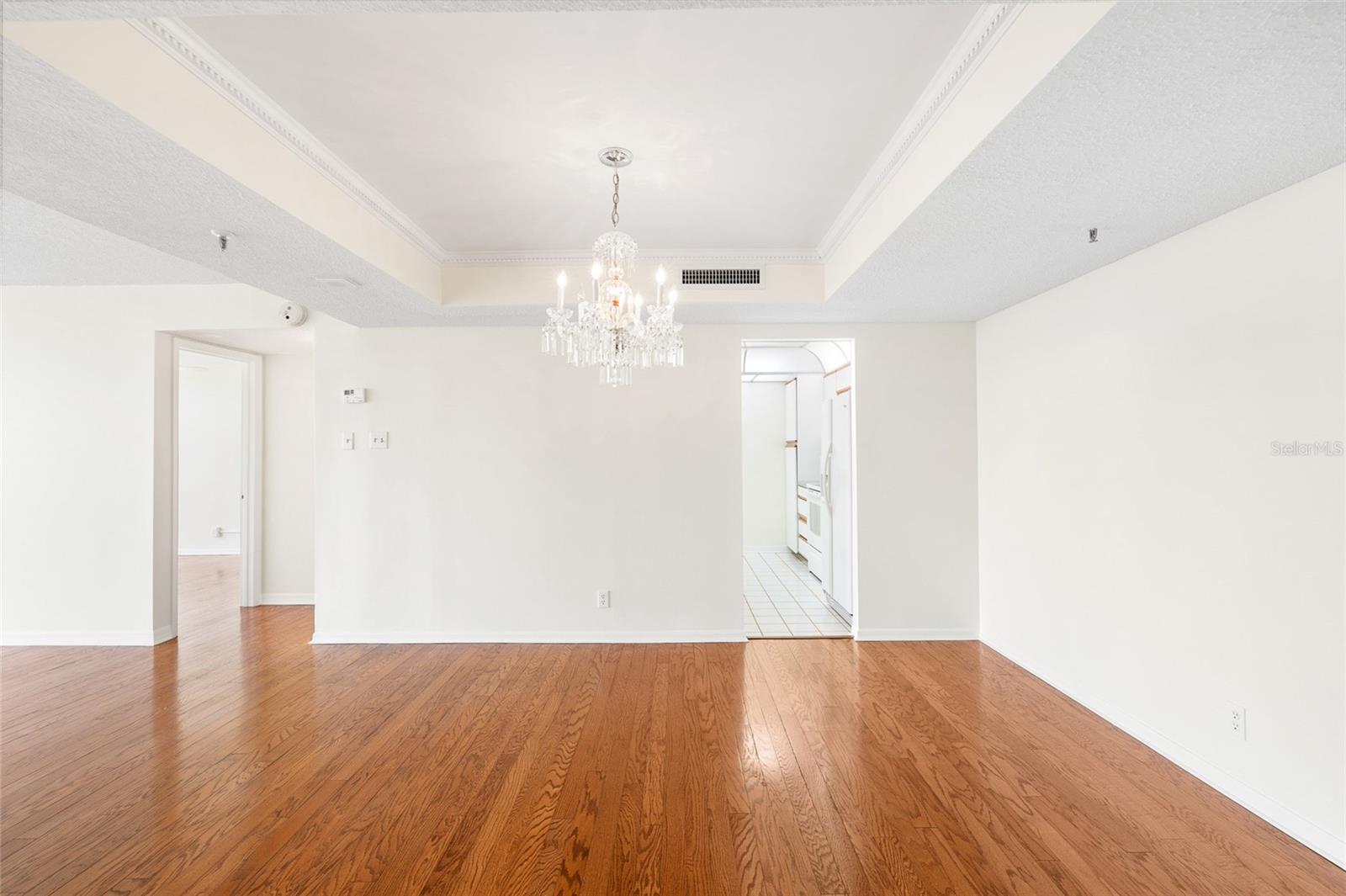 Image 16 of 34 For 3211 Swann Avenue  707