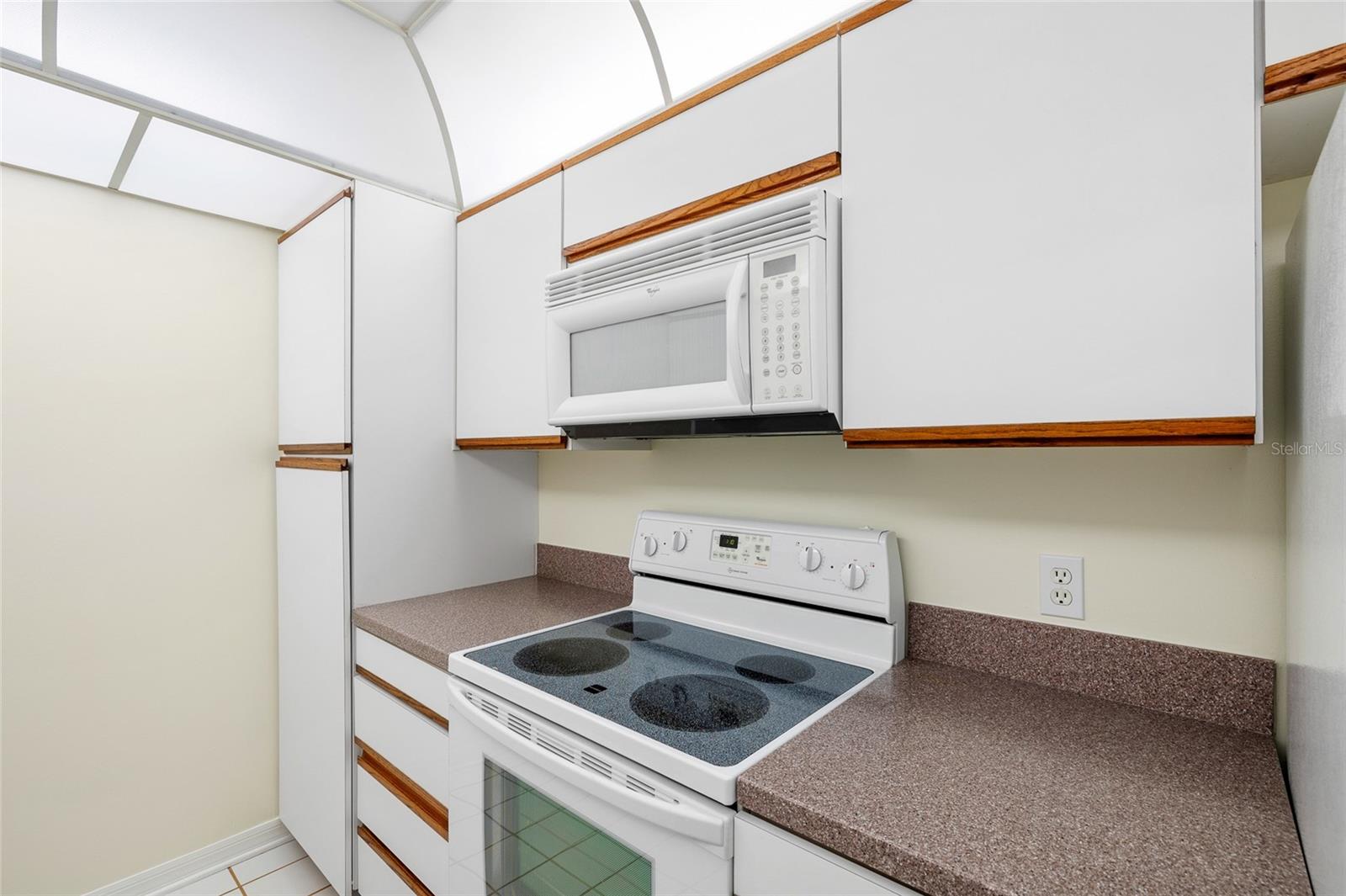 Image 17 of 34 For 3211 Swann Avenue  707