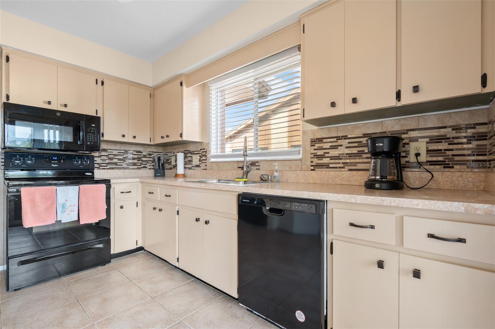 Image 23 of 62 For 4036 Davit Drive