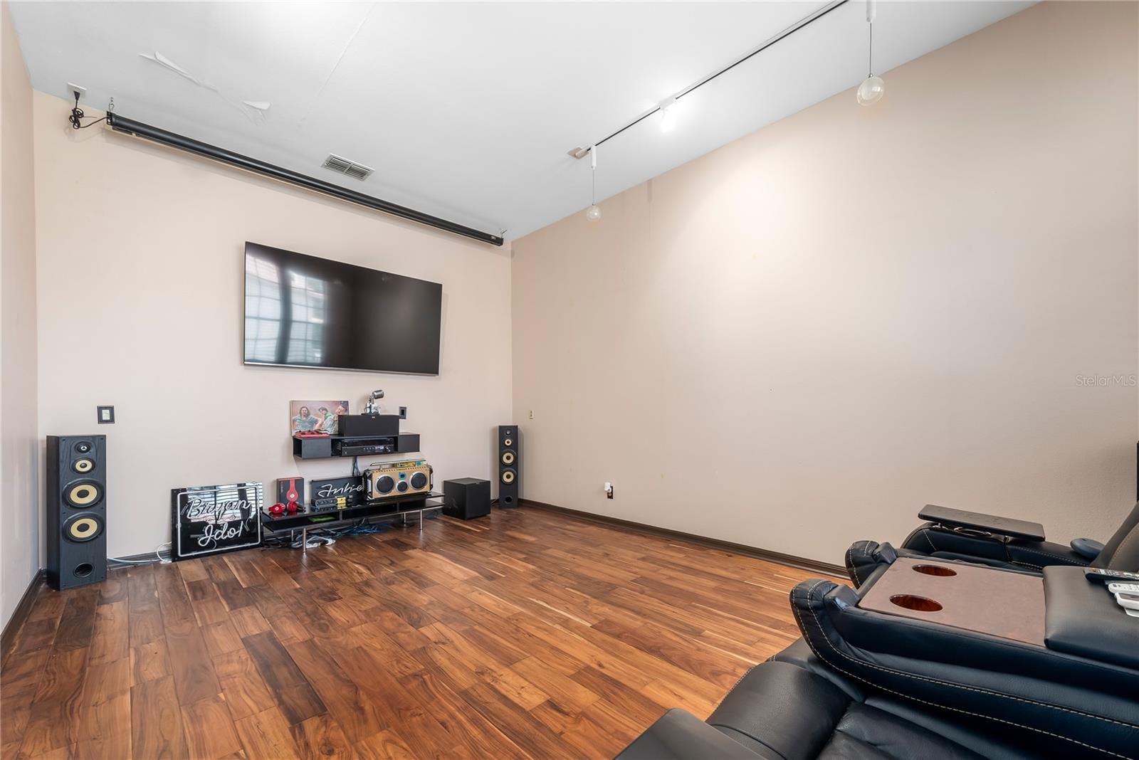 Image 17 of 45 For 2969 La Concha Drive
