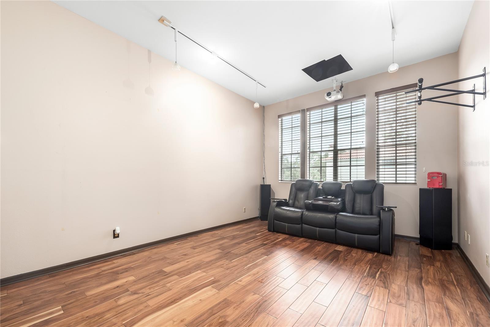 Image 18 of 45 For 2969 La Concha Drive