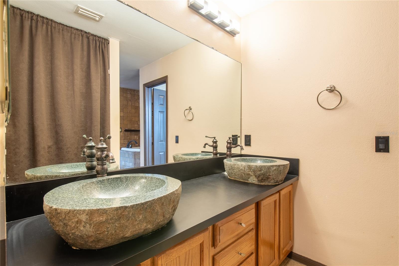 Image 23 of 45 For 2969 La Concha Drive