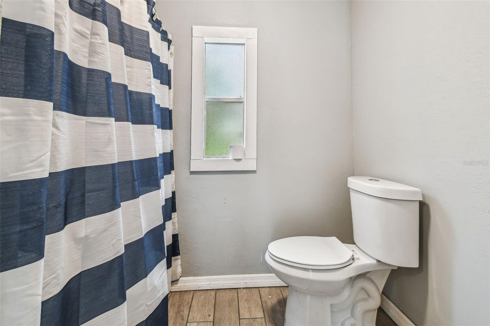 Image 14 of 27 For 10537 Fran Street