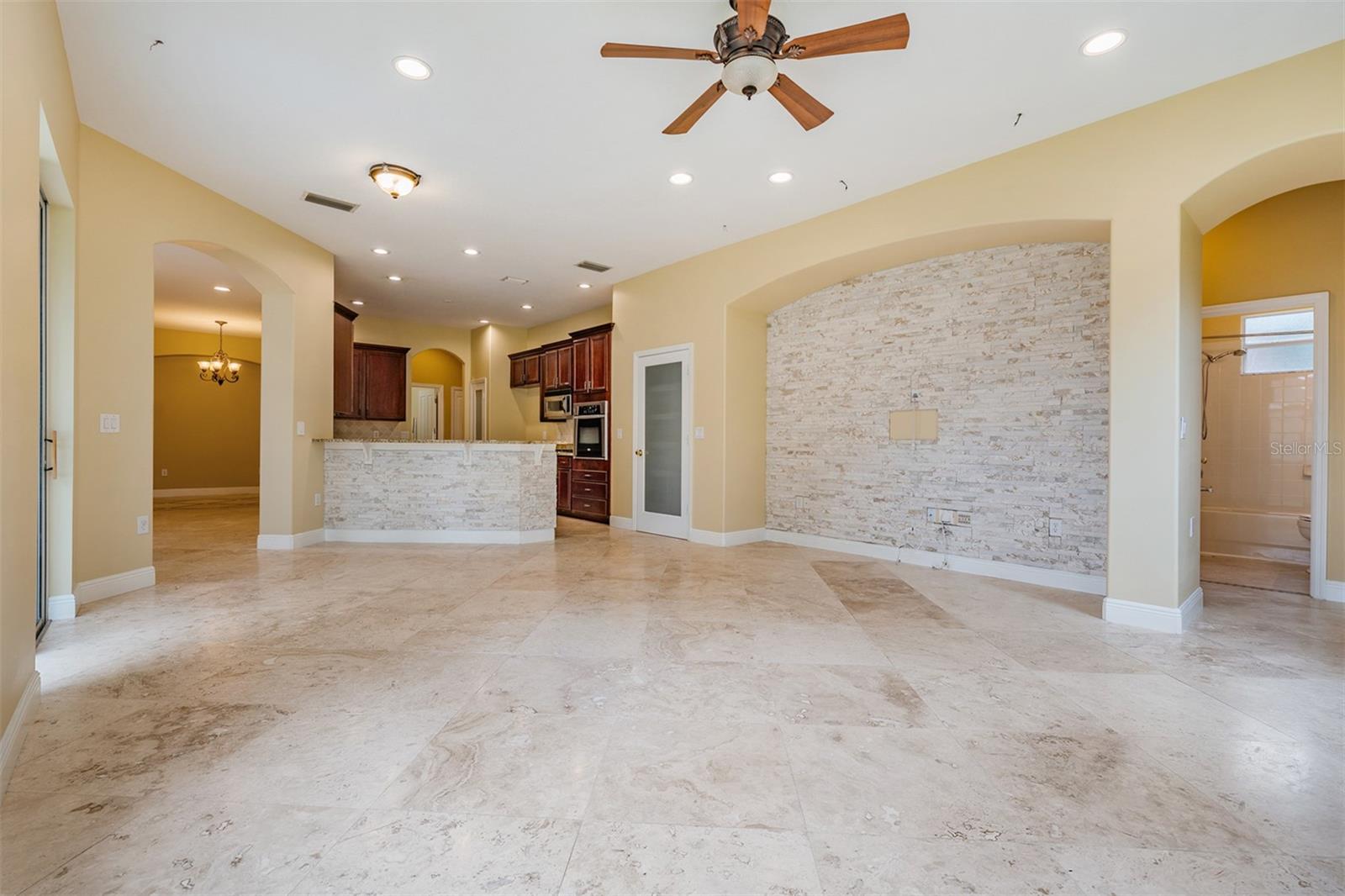 Image 17 of 47 For 31331 Anniston Drive