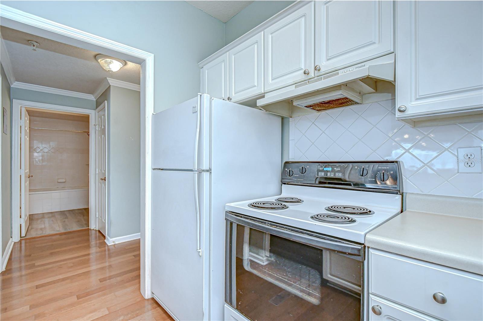 Image 22 of 39 For 800 Dakota Avenue 429