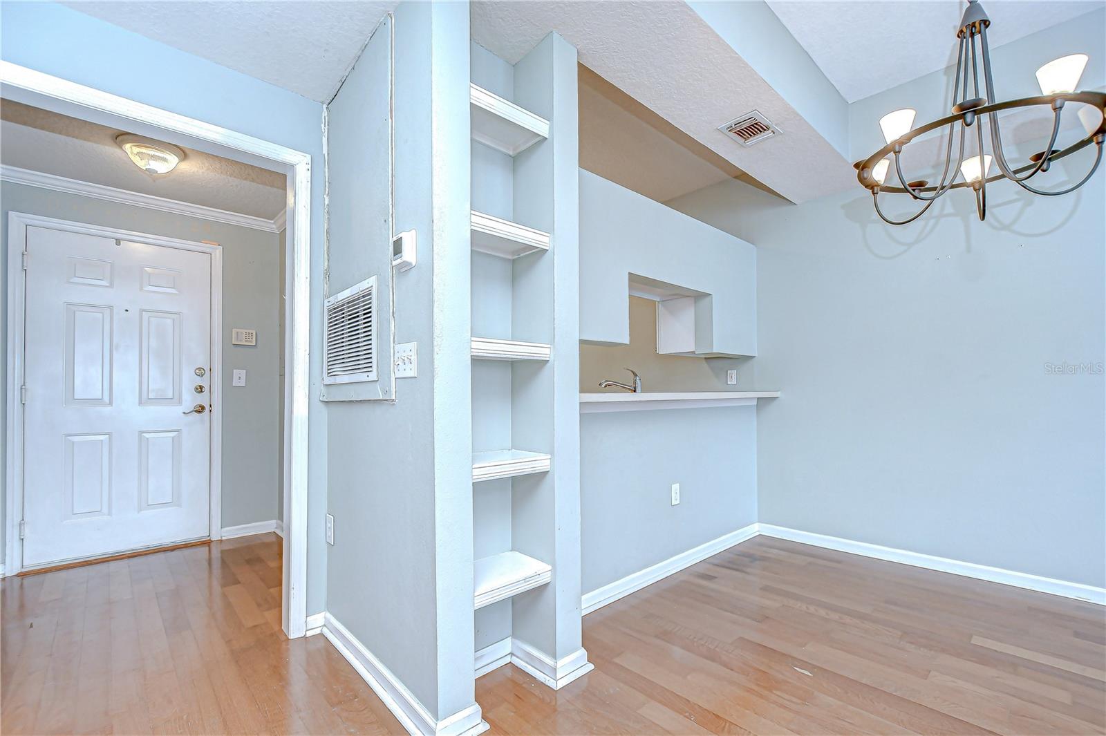 Image 23 of 39 For 800 Dakota Avenue 429