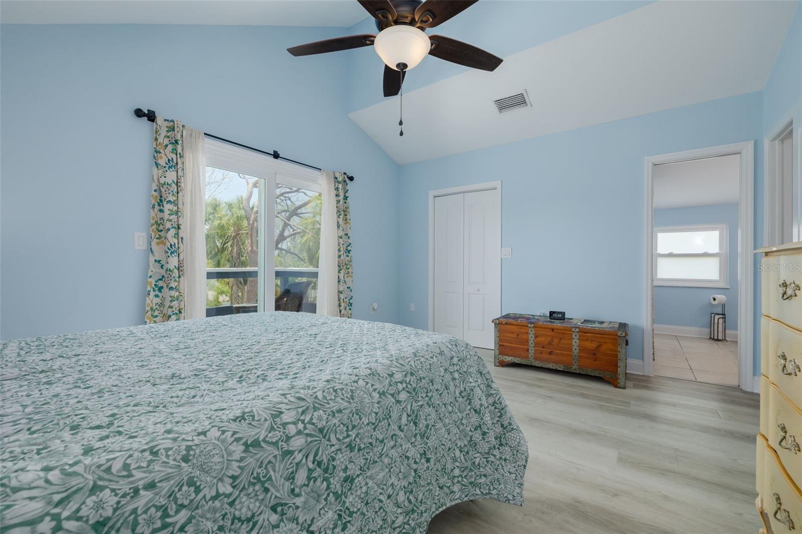 Image 15 of 33 For 4100 Miramar Way