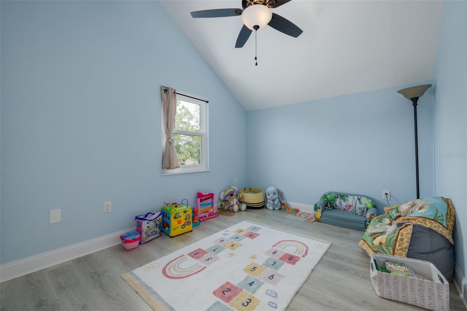 Image 17 of 33 For 4100 Miramar Way