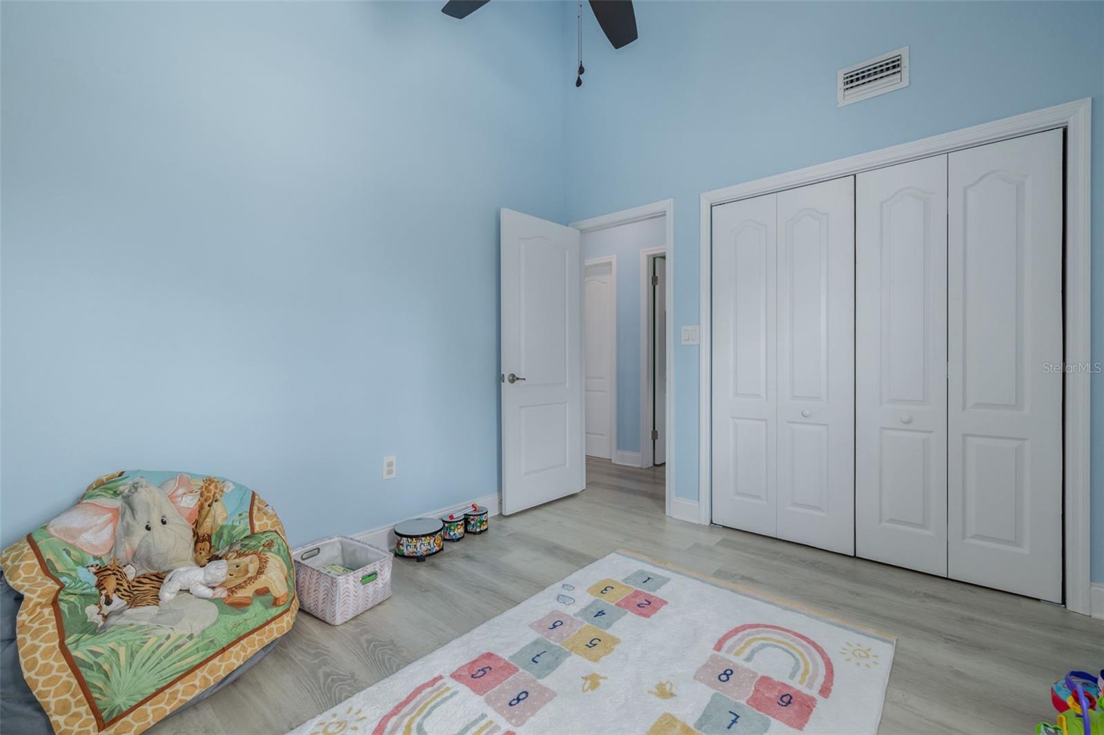Image 18 of 33 For 4100 Miramar Way