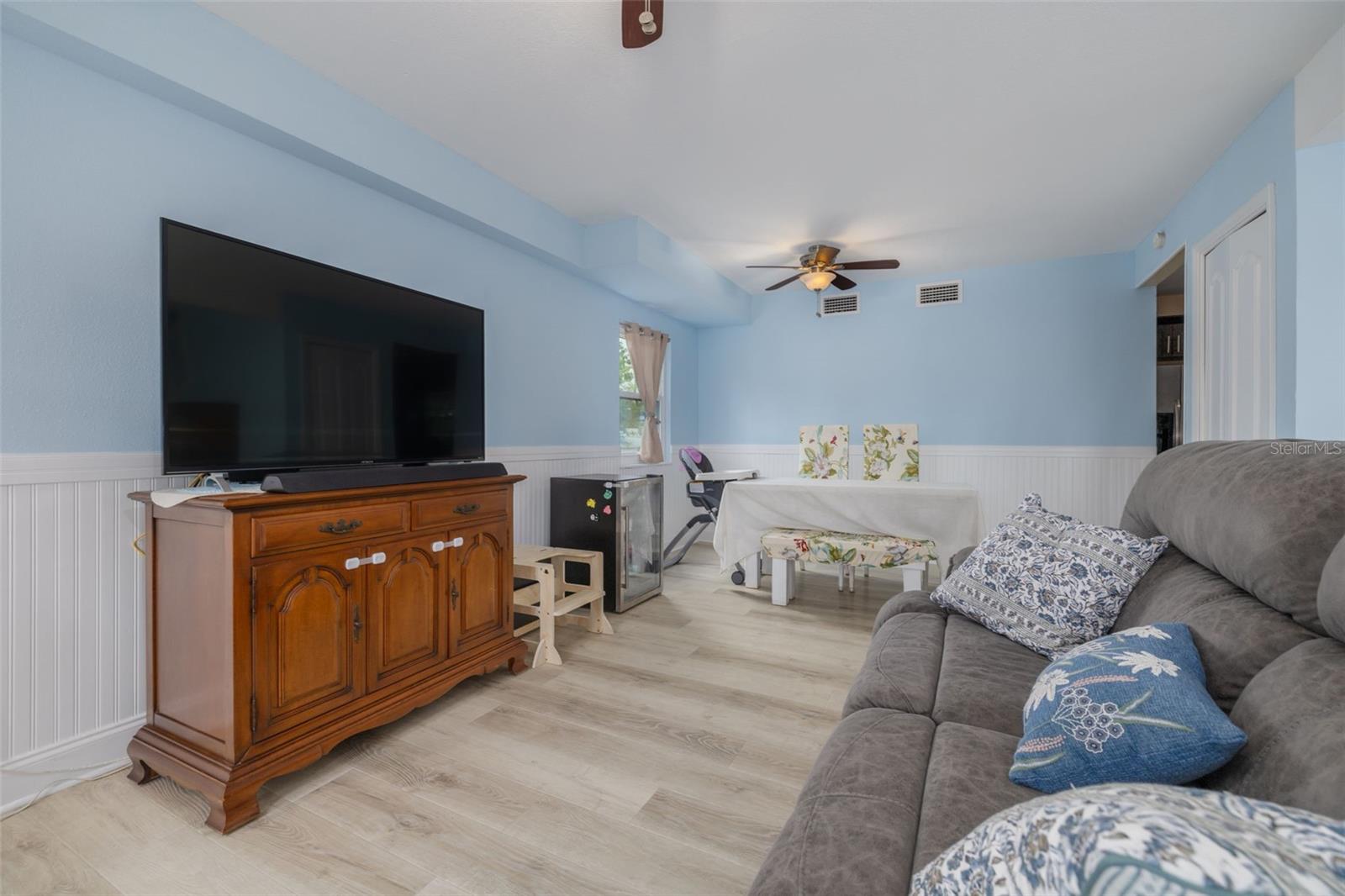 Image 8 of 33 For 4100 Miramar Way