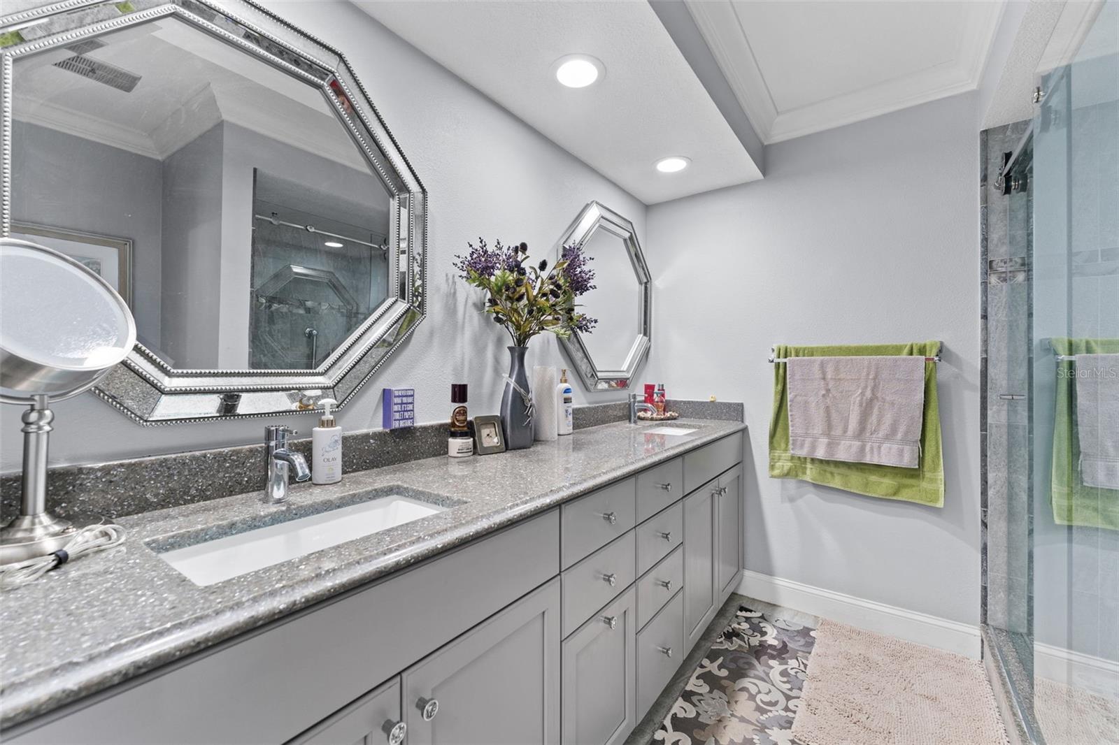 Image 25 of 39 For 3410 Stonehaven Court E A