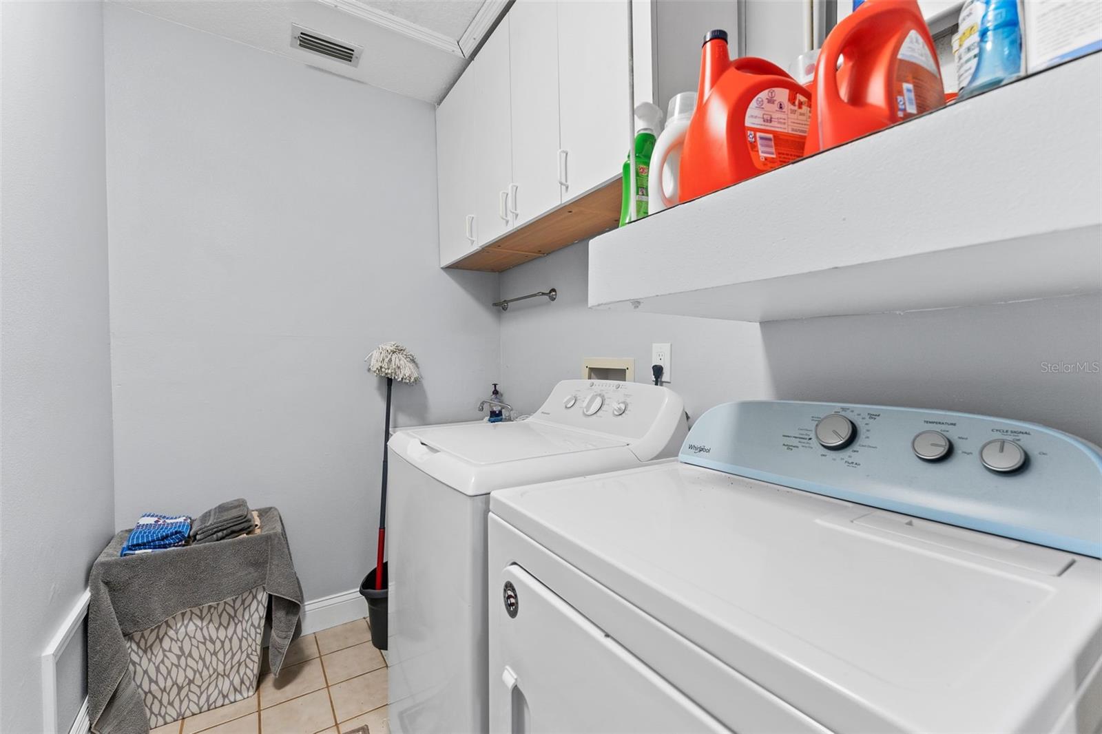 Image 30 of 39 For 3410 Stonehaven Court E A