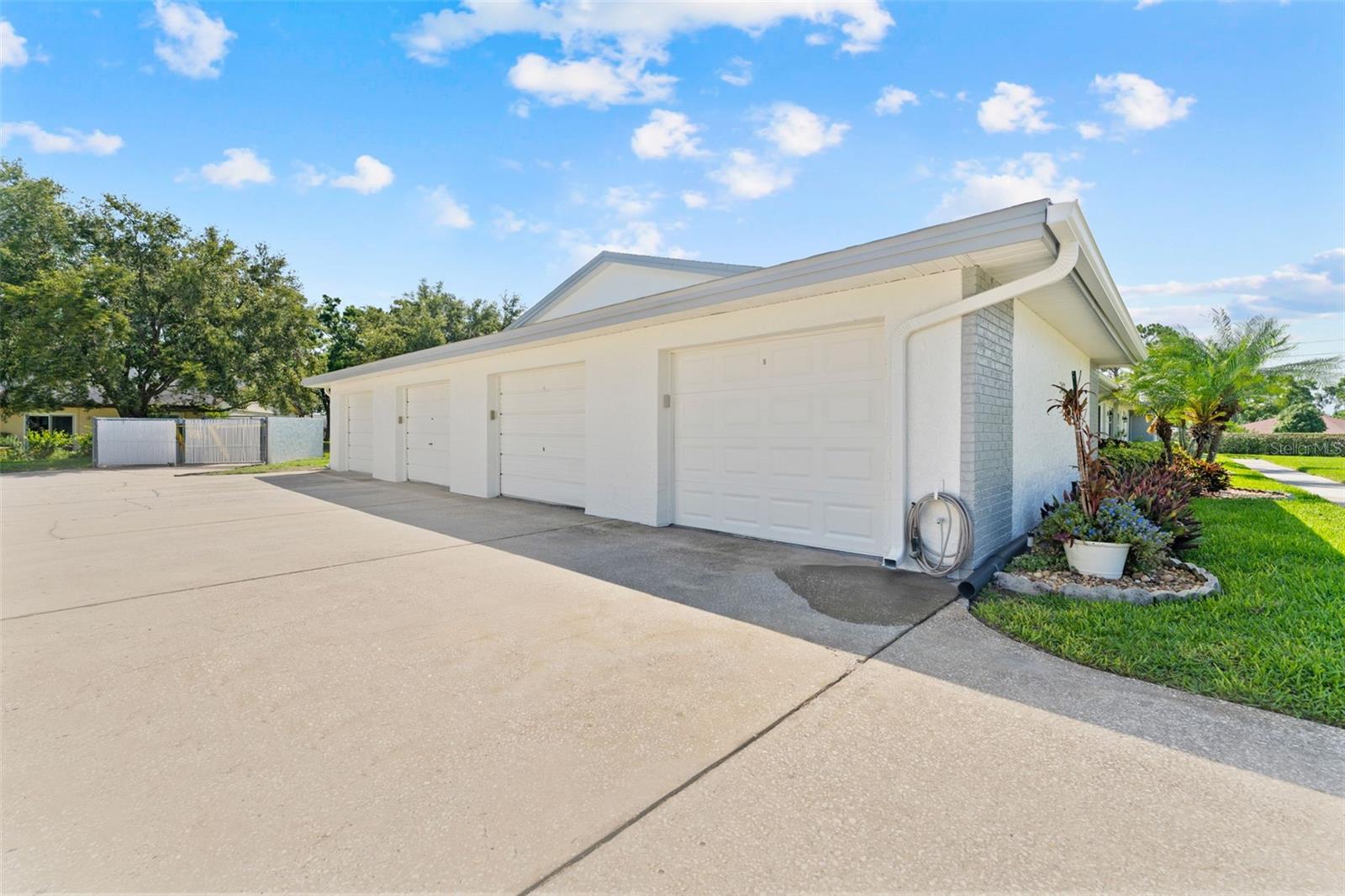 Image 32 of 39 For 3410 Stonehaven Court E A