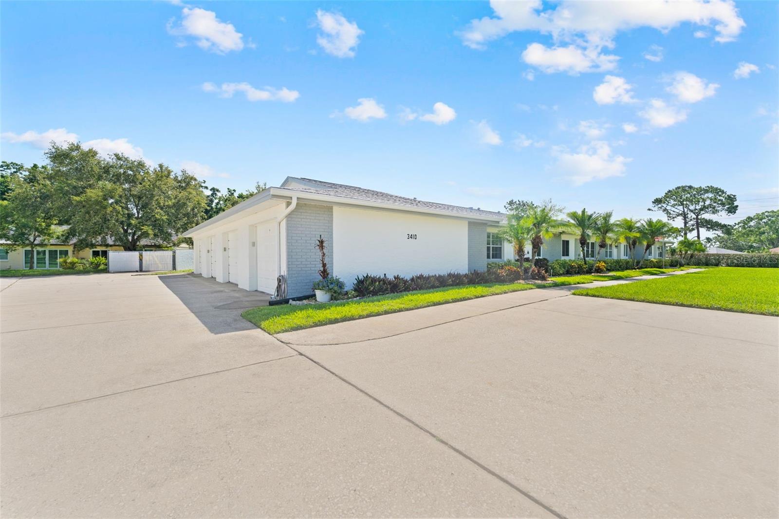 Image 4 of 39 For 3410 Stonehaven Court E A