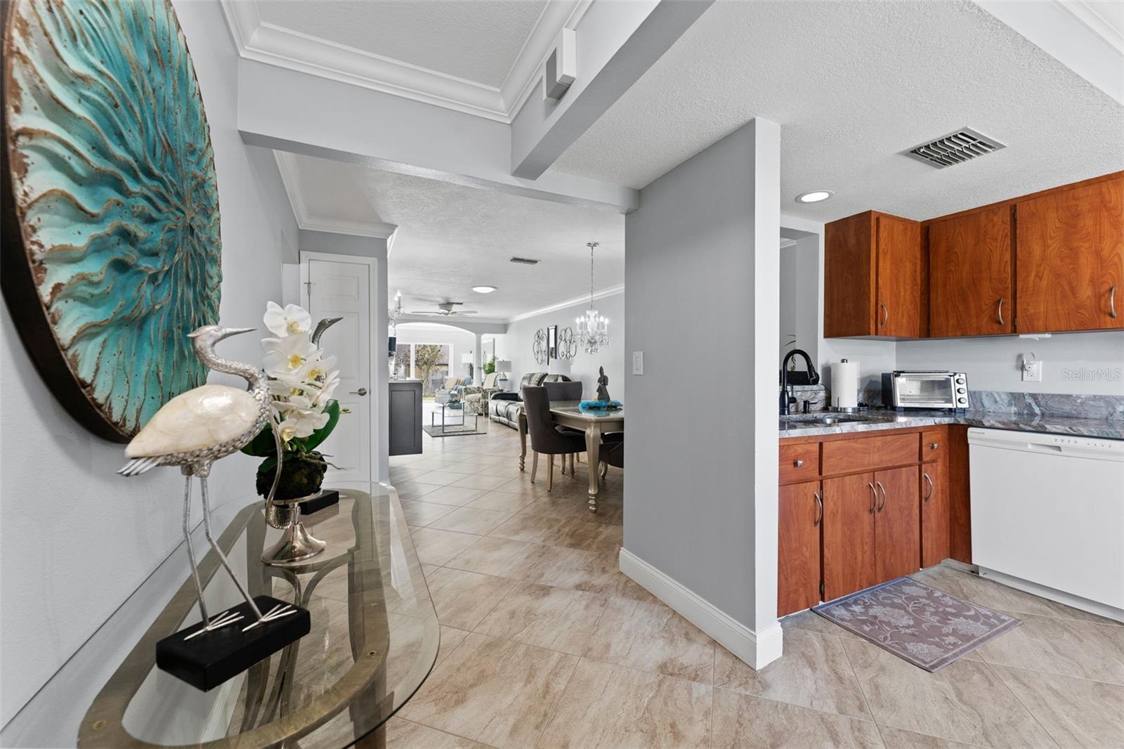 Image 7 of 39 For 3410 Stonehaven Court E A