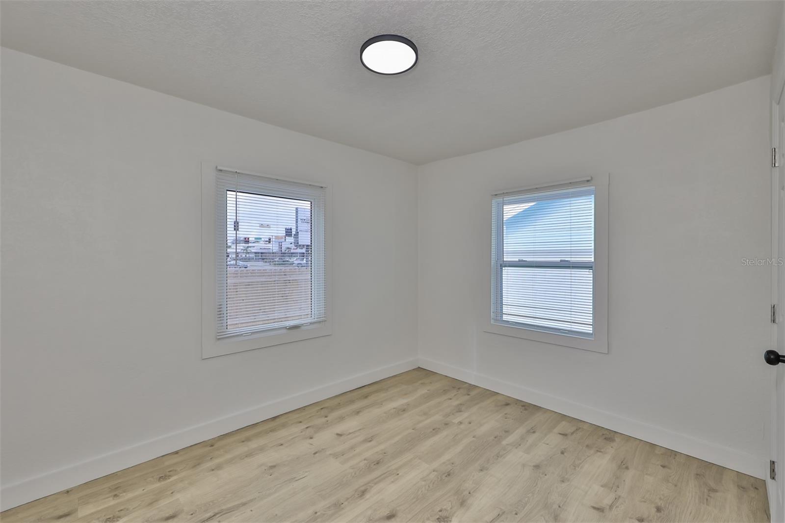 Image 14 of 25 For 875 53rd Terrace N