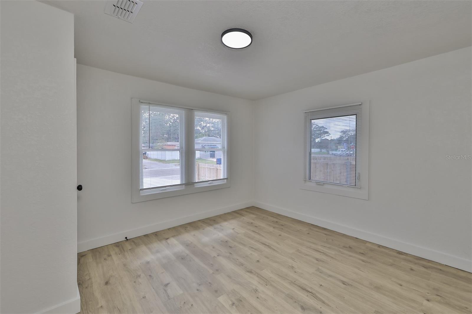 Image 20 of 25 For 875 53rd Terrace N
