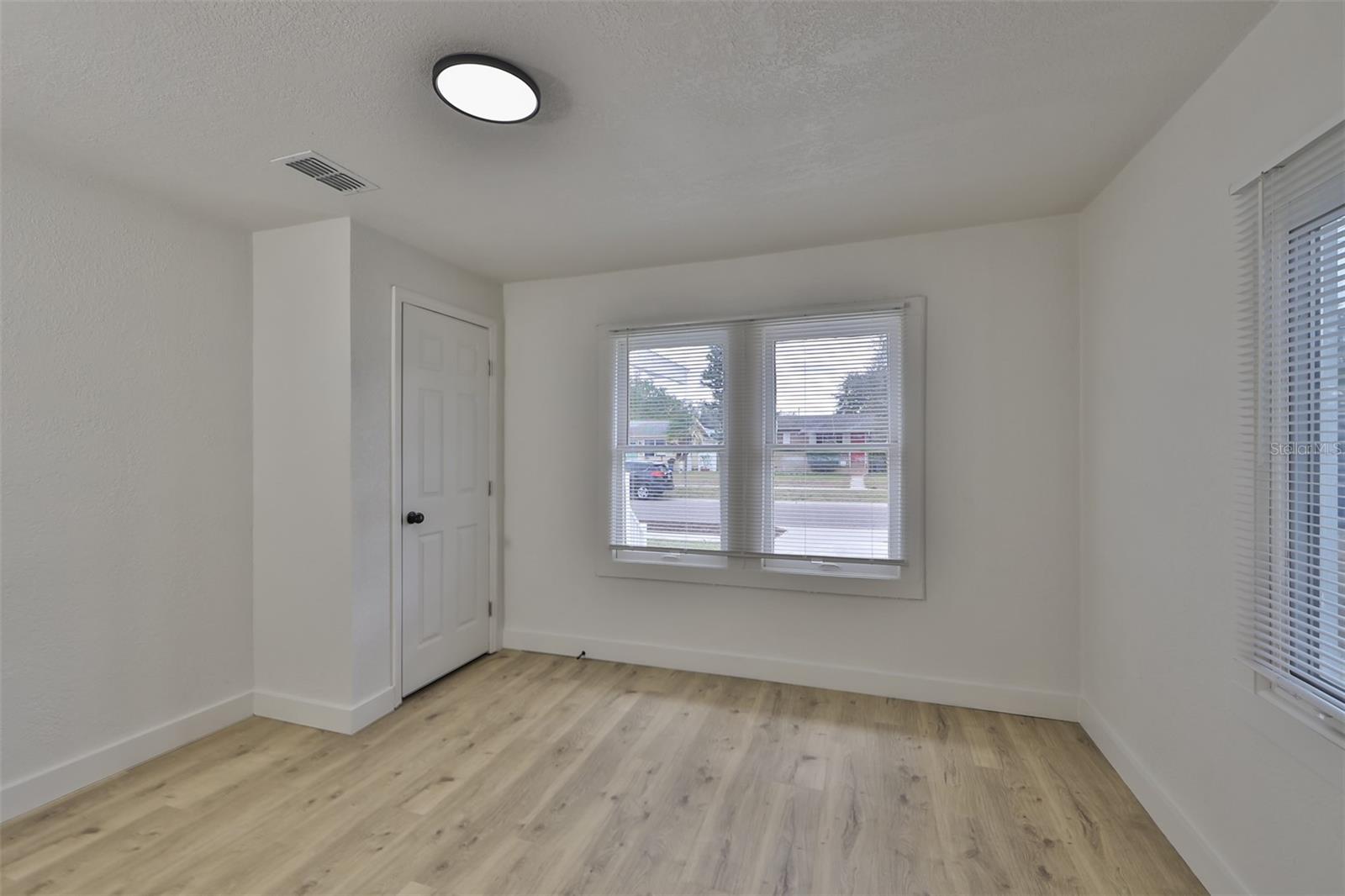 Image 21 of 25 For 875 53rd Terrace N