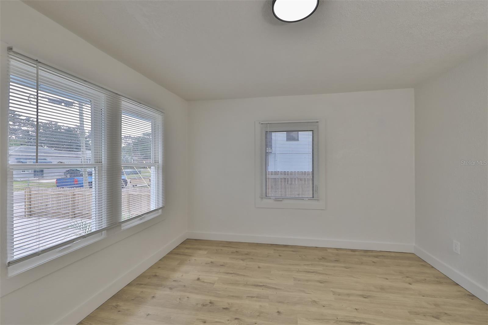 Image 22 of 25 For 875 53rd Terrace N