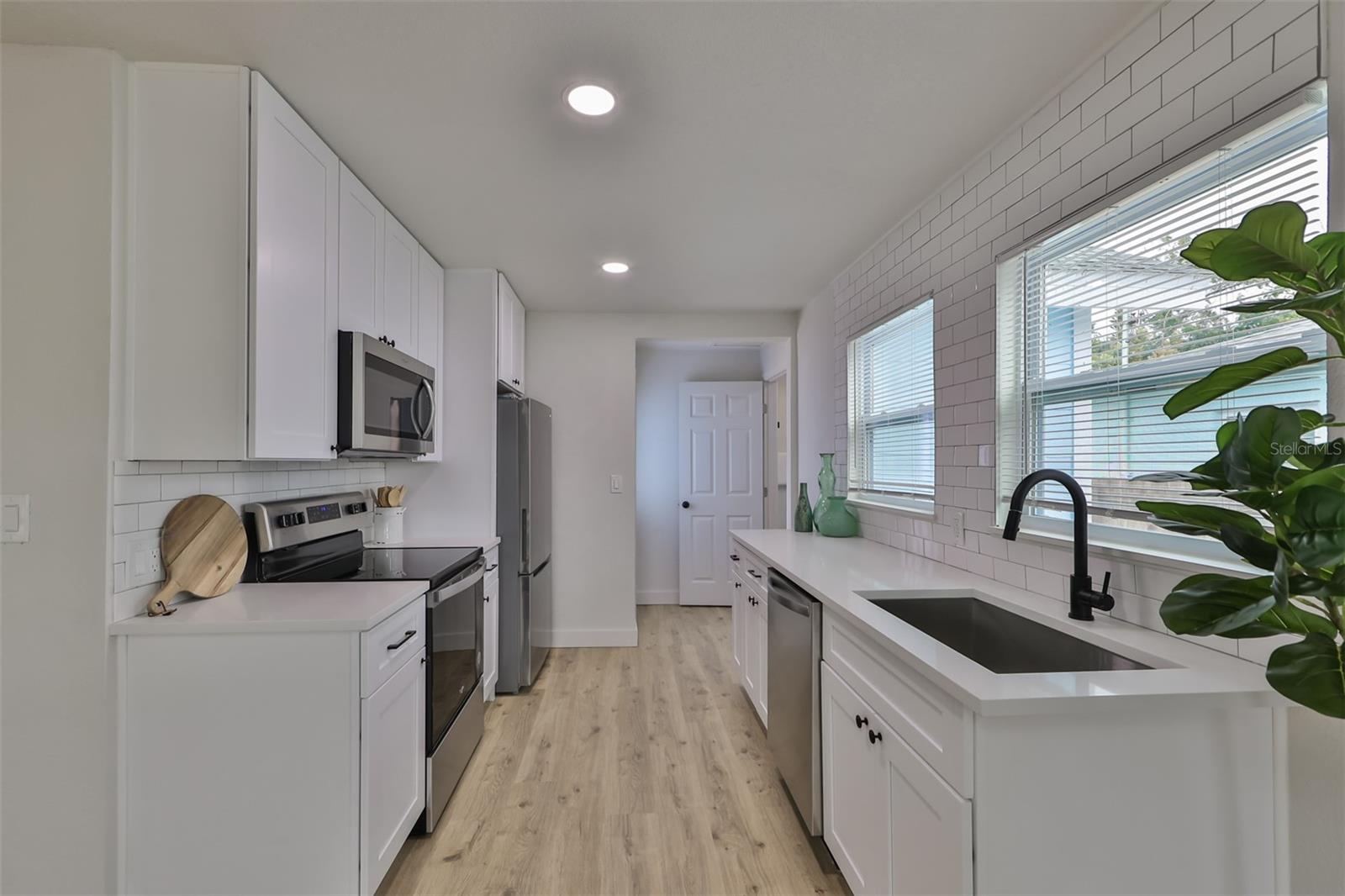 Image 6 of 25 For 875 53rd Terrace N