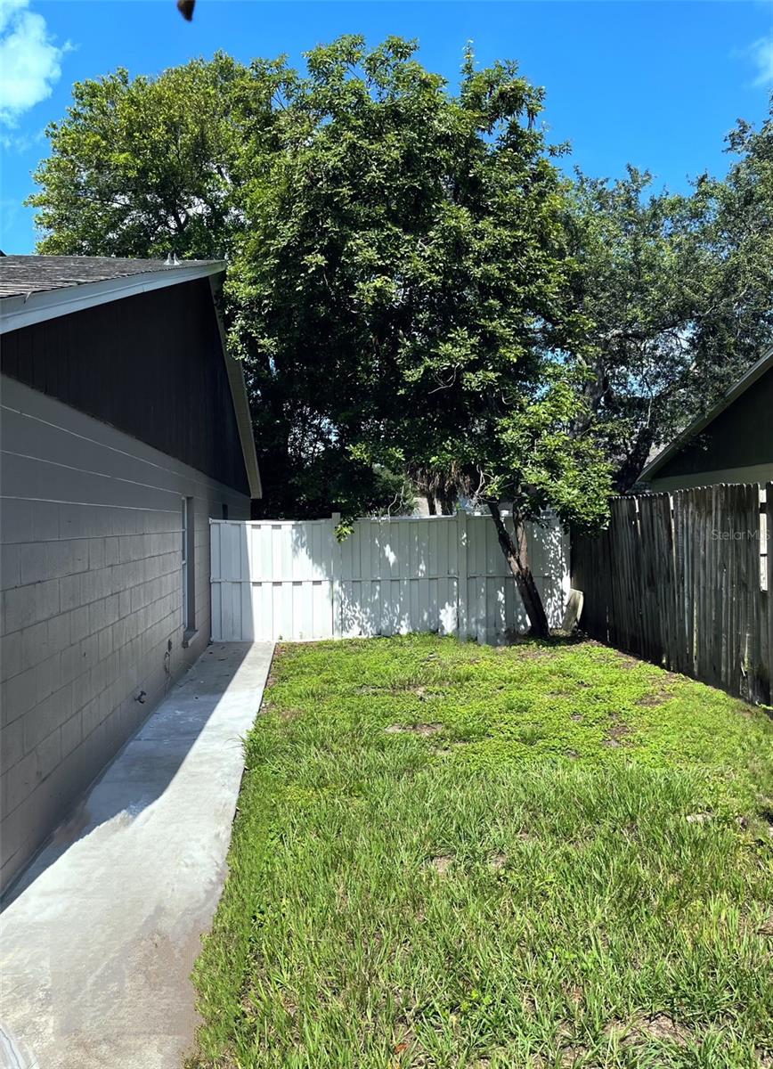 Image 5 of 15 For 8514 Hyaleah Road