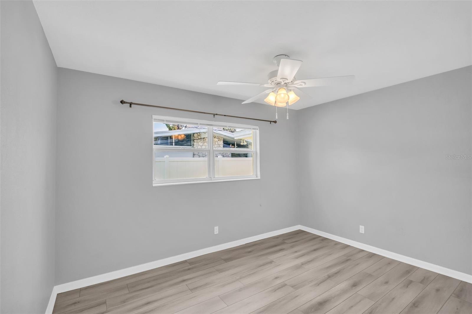 Listing photo id 20 for 4200 49th Avenue S