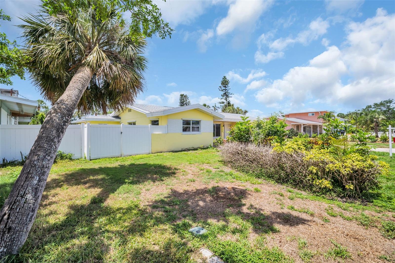 Listing photo id 31 for 4200 49th Avenue S