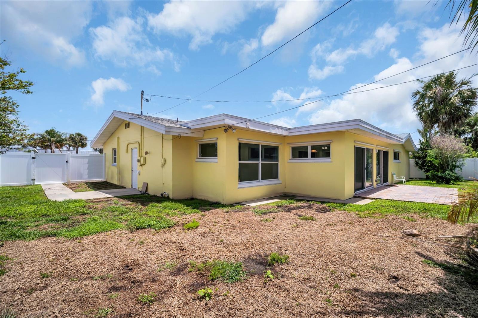 Listing photo id 32 for 4200 49th Avenue S